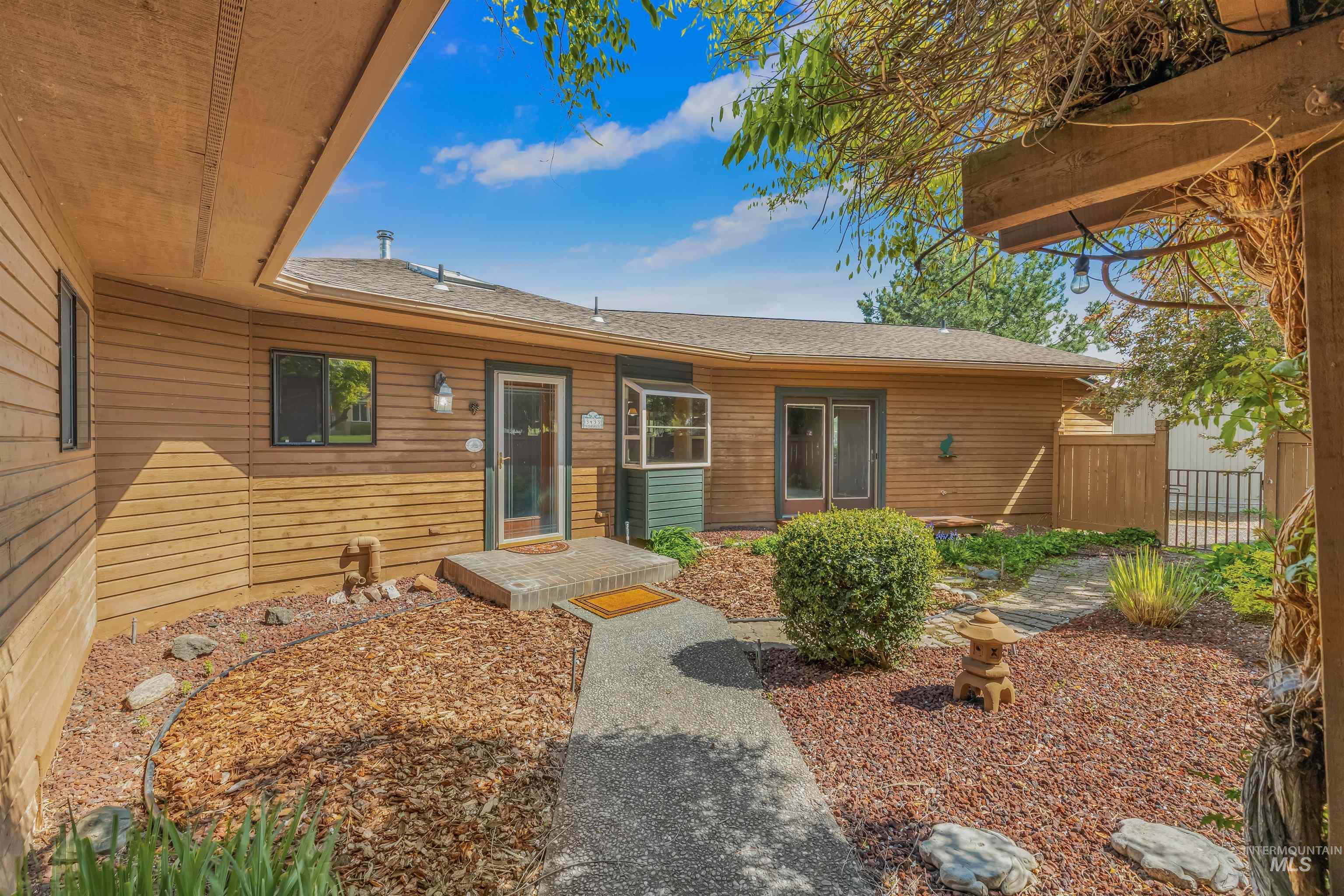 3433 Skyline Dr, Clarkston, Washington 99403, 4 Bedrooms, 3 Bathrooms, Residential For Sale, Price $965,000,MLS 98989871
