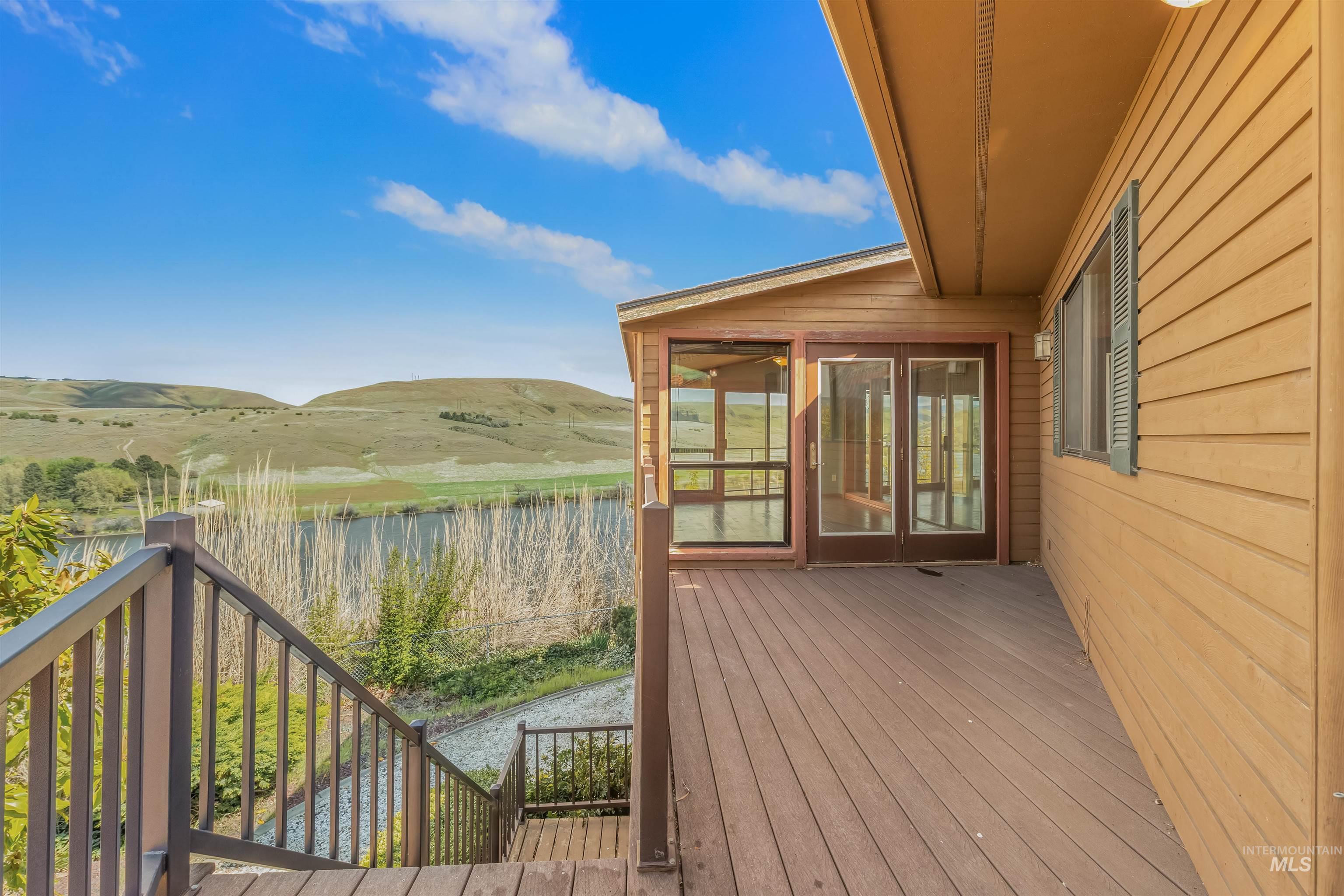 3433 Skyline Dr, Clarkston, Washington 99403, 4 Bedrooms, 3 Bathrooms, Residential For Sale, Price $965,000,MLS 98989871