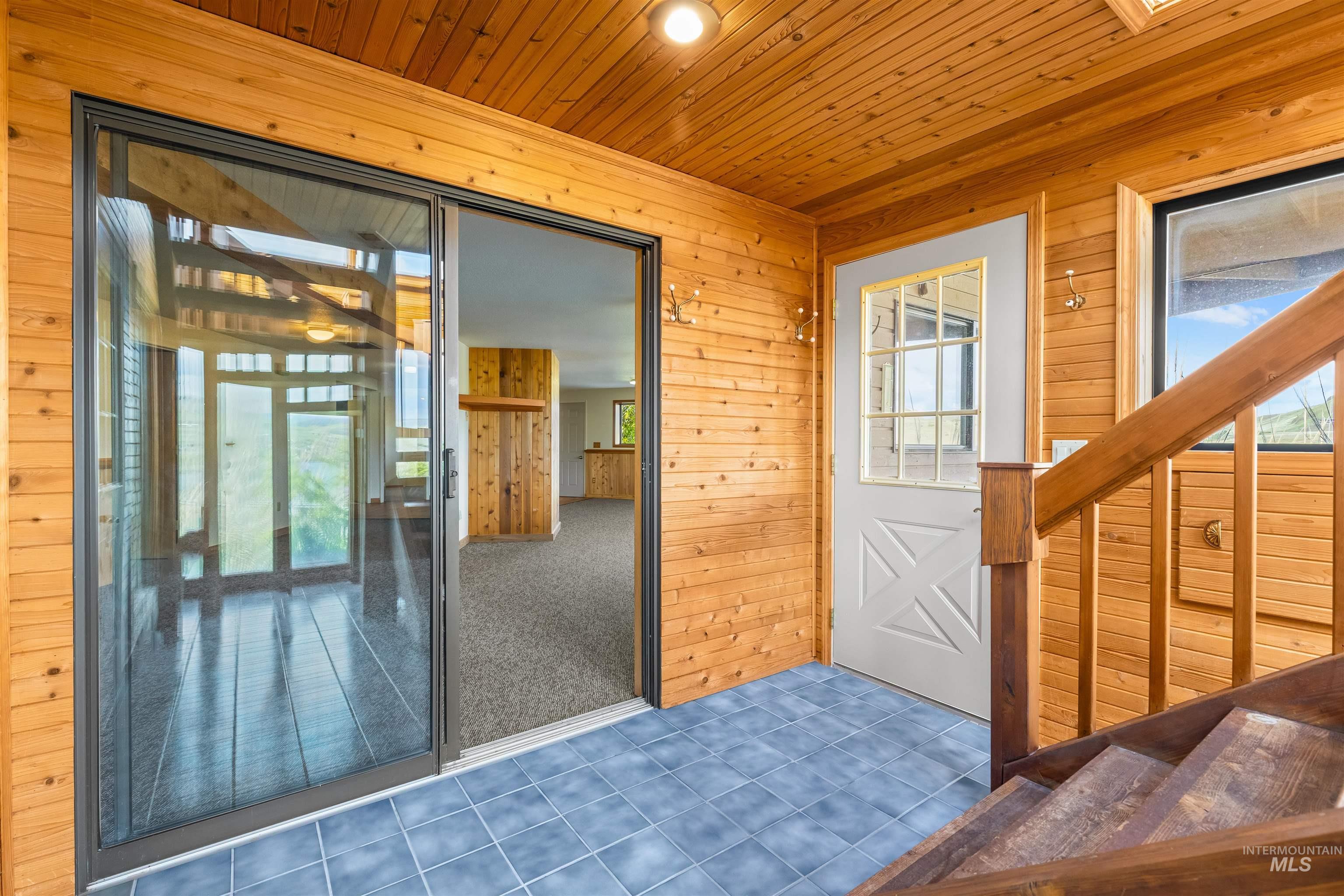 3433 Skyline Dr, Clarkston, Washington 99403, 4 Bedrooms, 3 Bathrooms, Residential For Sale, Price $965,000,MLS 98989871