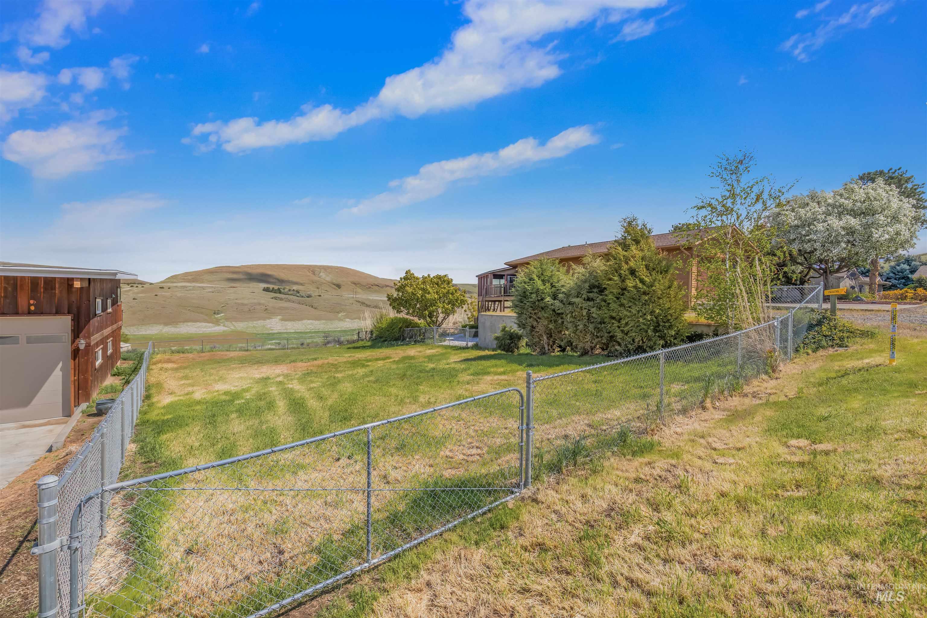 3433 Skyline Dr, Clarkston, Washington 99403, 4 Bedrooms, 3 Bathrooms, Residential For Sale, Price $965,000,MLS 98989871