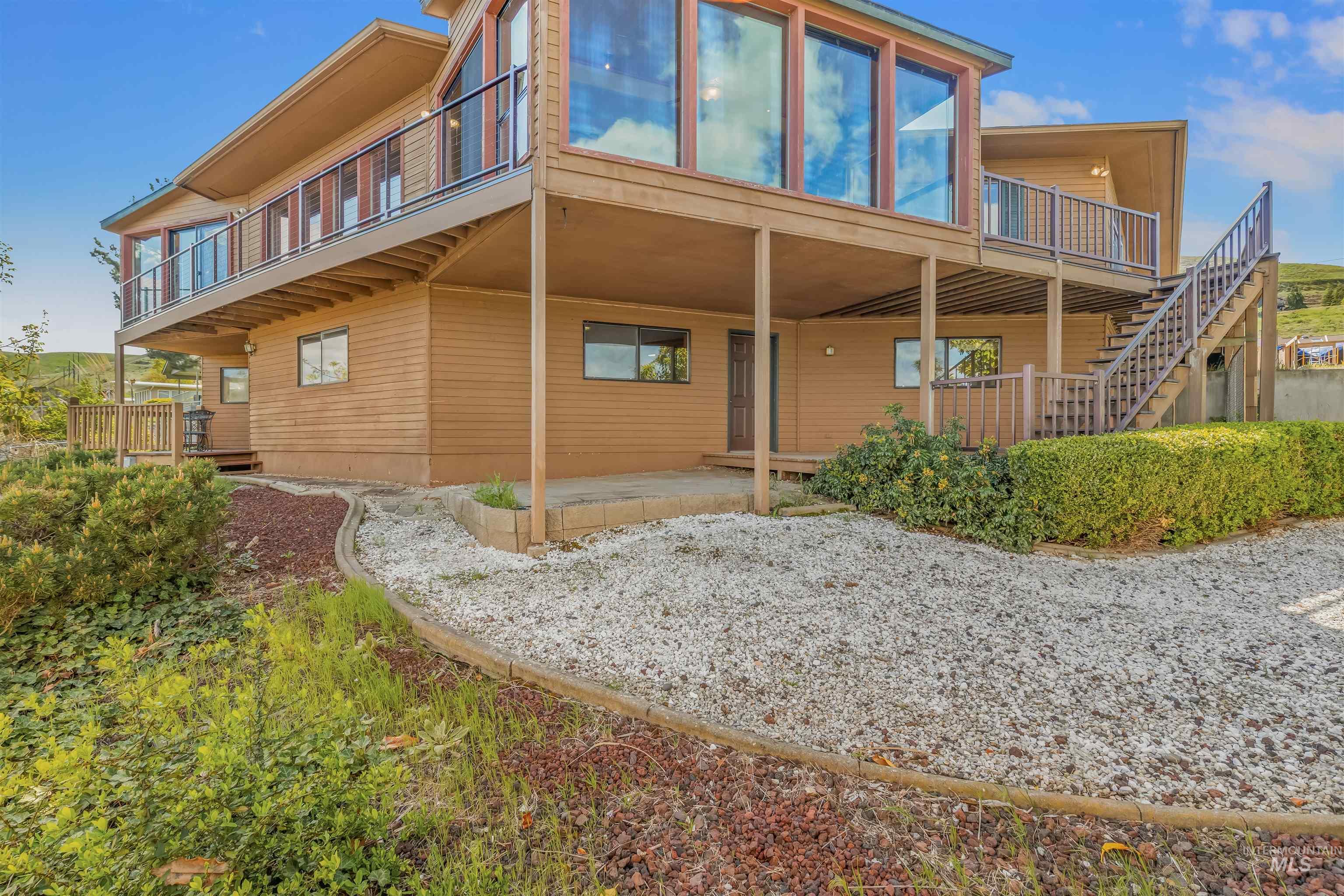3433 Skyline Dr, Clarkston, Washington 99403, 4 Bedrooms, 3 Bathrooms, Residential For Sale, Price $965,000,MLS 98989871