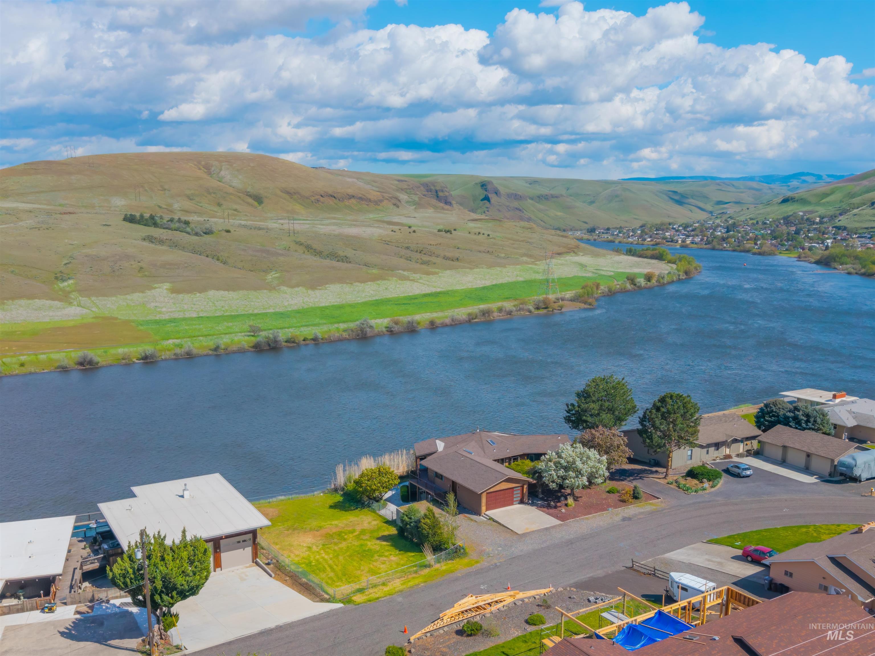 3433 Skyline Dr, Clarkston, Washington 99403, 4 Bedrooms, 3 Bathrooms, Residential For Sale, Price $965,000,MLS 98989871