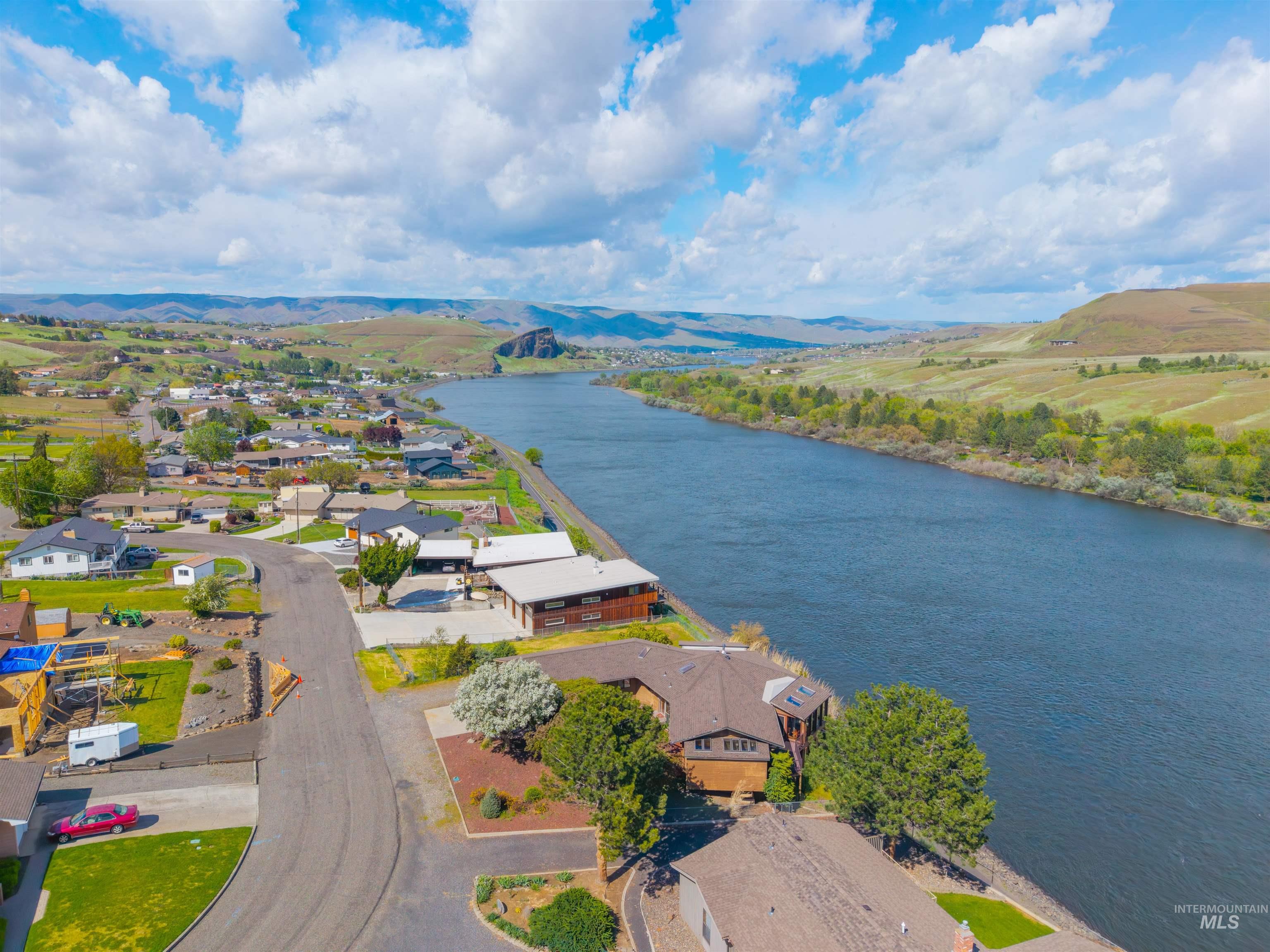 3433 Skyline Dr, Clarkston, Washington 99403, 4 Bedrooms, 3 Bathrooms, Residential For Sale, Price $965,000,MLS 98989871