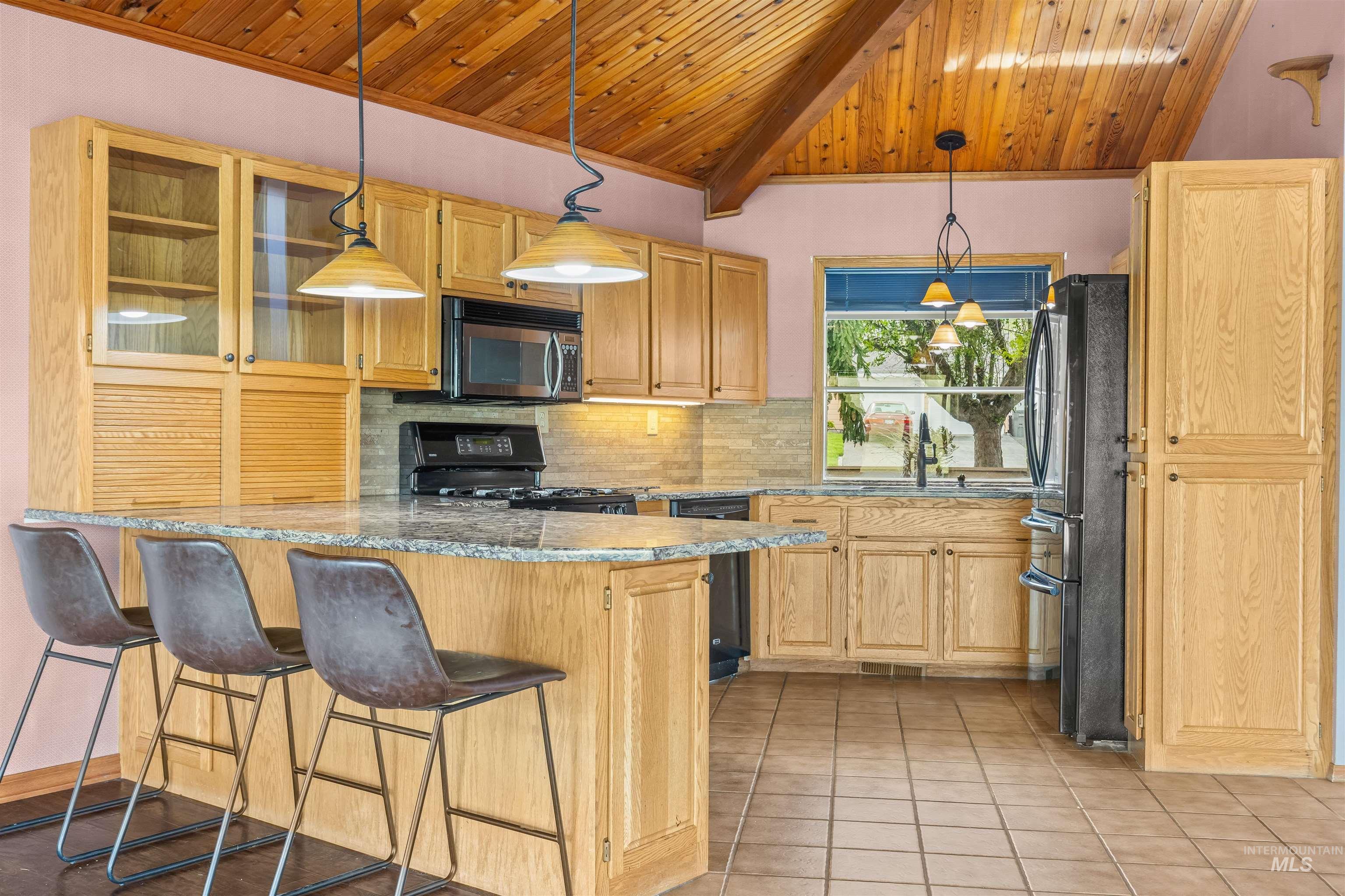 3433 Skyline Dr, Clarkston, Washington 99403, 4 Bedrooms, 3 Bathrooms, Residential For Sale, Price $965,000,MLS 98989871