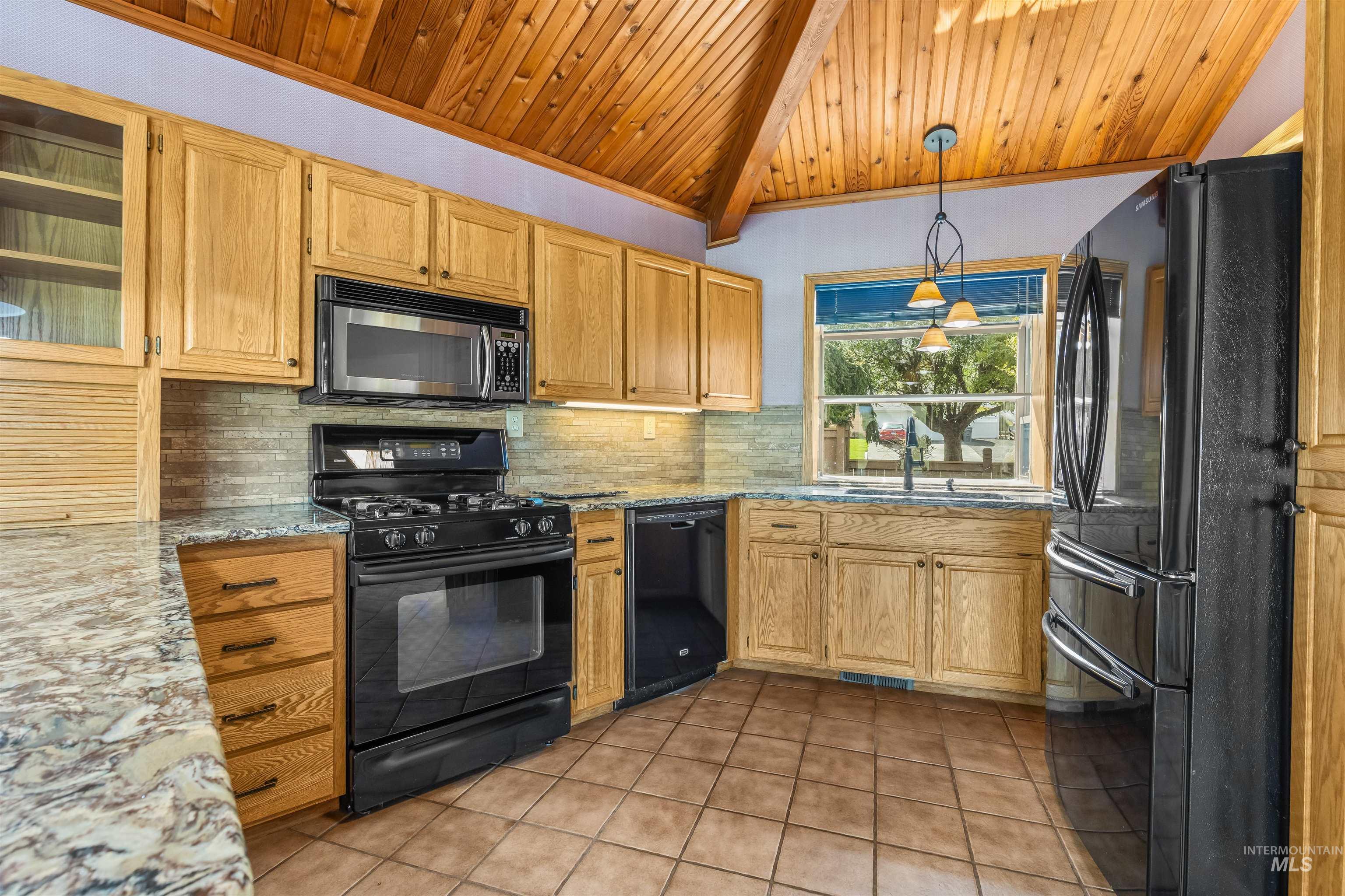 3433 Skyline Dr, Clarkston, Washington 99403, 4 Bedrooms, 3 Bathrooms, Residential For Sale, Price $965,000,MLS 98989871