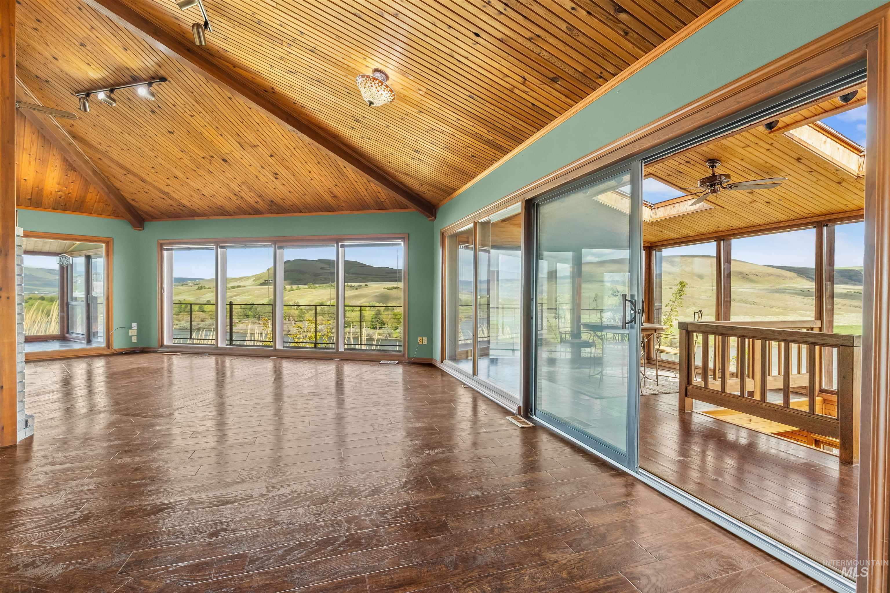 3433 Skyline Dr, Clarkston, Washington 99403, 4 Bedrooms, 3 Bathrooms, Residential For Sale, Price $965,000,MLS 98989871