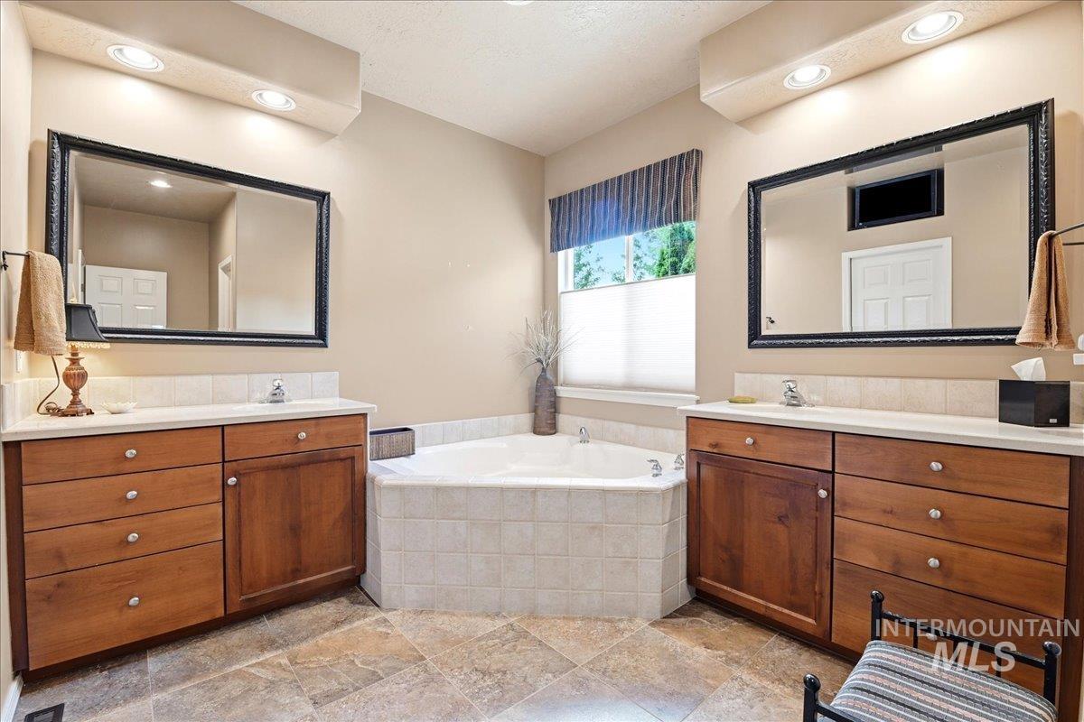 5143 N Blue Ash Ave, Boise, Idaho 83713, 5 Bedrooms, 3 Bathrooms, Residential For Sale, Price $849,900,MLS 98989873
