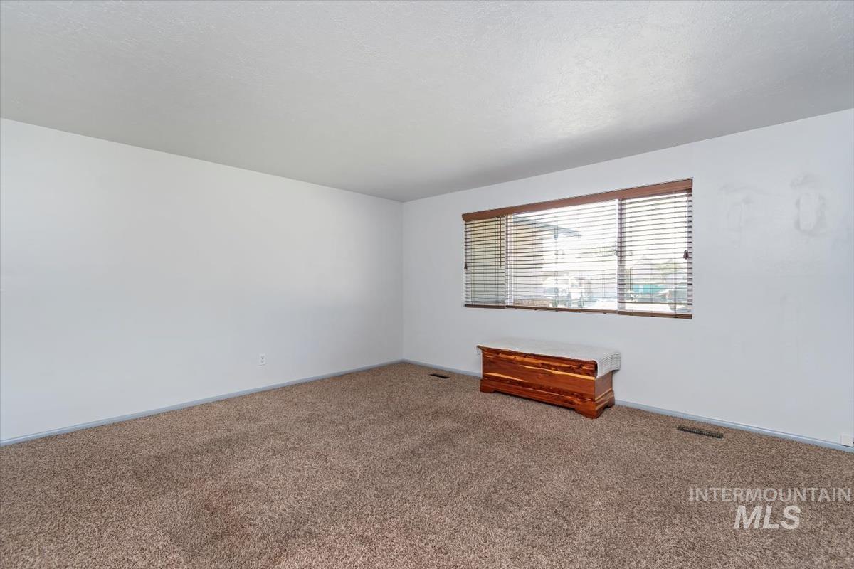 9568 W Atmore Dr., Boise, Idaho 83704, 3 Bedrooms, 2 Bathrooms, Residential For Sale, Price $449,000,MLS 98989875