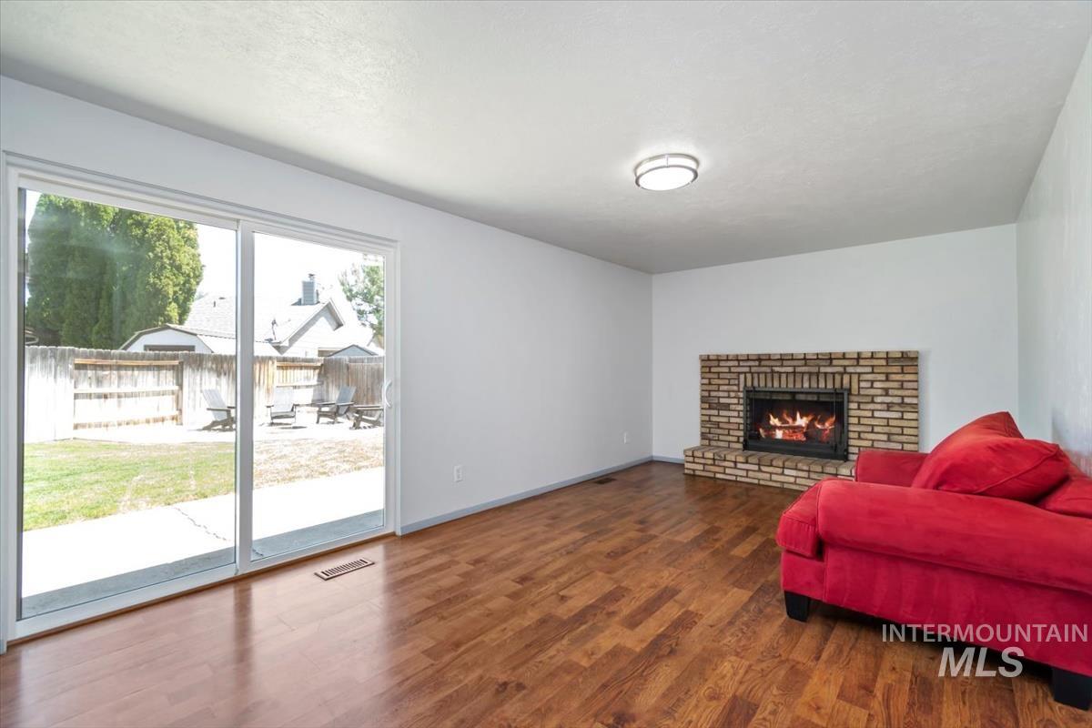 9568 W Atmore Dr., Boise, Idaho 83704, 3 Bedrooms, 2 Bathrooms, Residential For Sale, Price $449,000,MLS 98989875