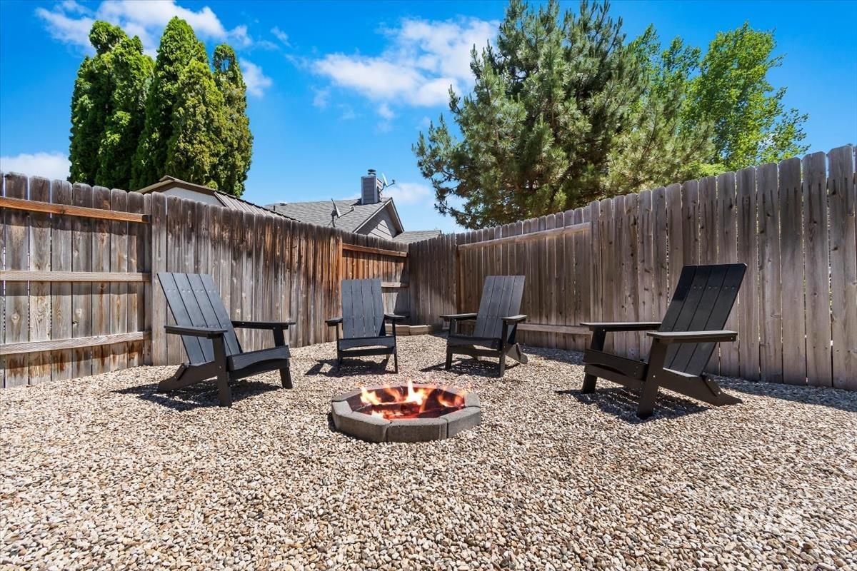 9568 W Atmore Dr., Boise, Idaho 83704, 3 Bedrooms, 2 Bathrooms, Residential For Sale, Price $449,000,MLS 98989875
