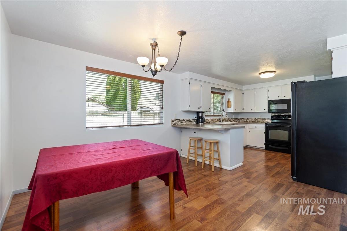 9568 W Atmore Dr., Boise, Idaho 83704, 3 Bedrooms, 2 Bathrooms, Residential For Sale, Price $449,000,MLS 98989875