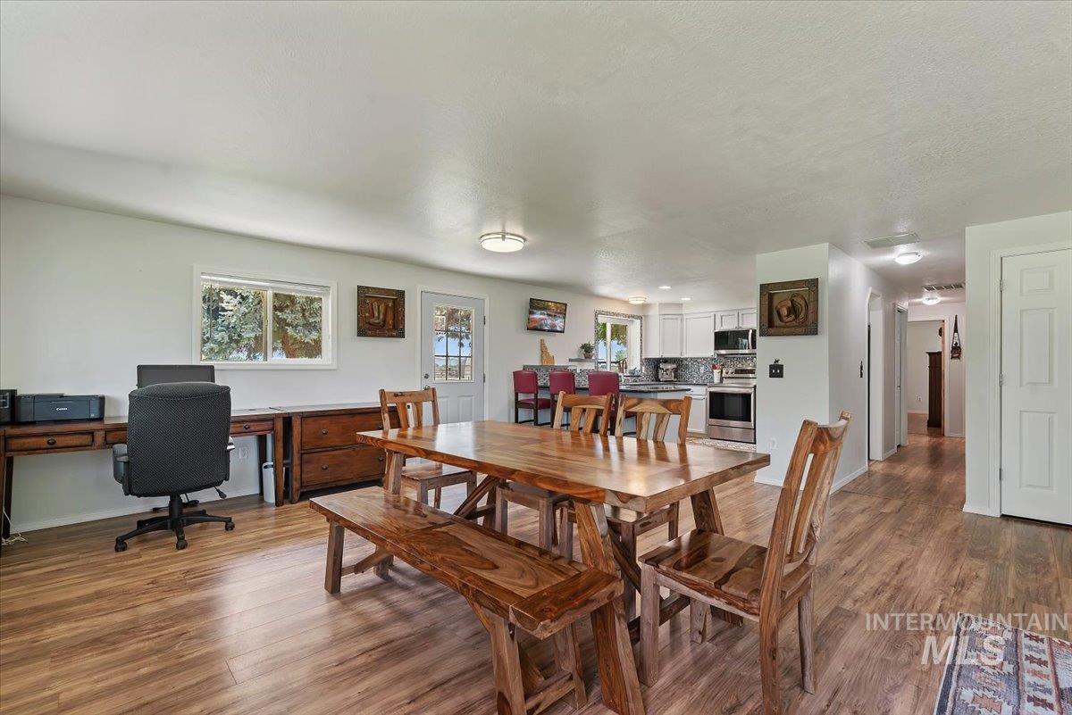 7345 Silver Bullet Ln, Star, Idaho 83669, 3 Bedrooms, 2 Bathrooms, Residential For Sale, Price $1,150,000,MLS 98989876
