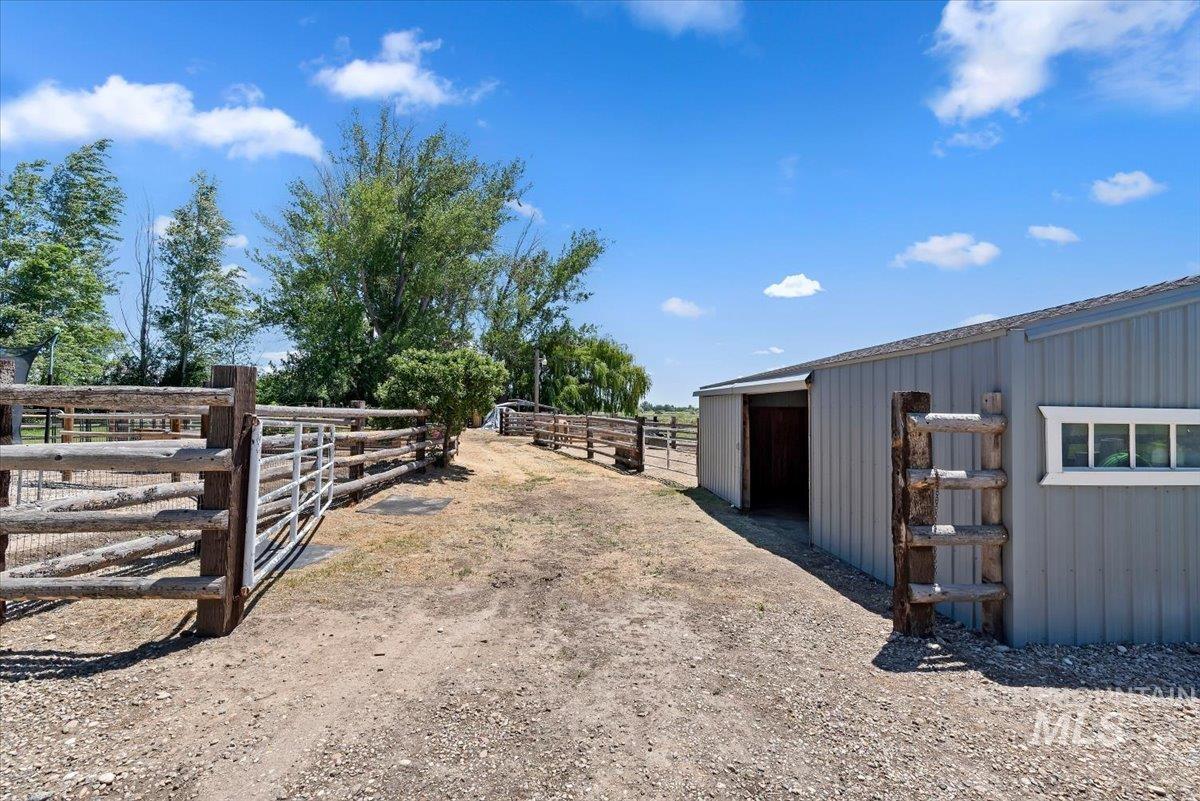 7345 Silver Bullet Ln, Star, Idaho 83669, 3 Bedrooms, 2 Bathrooms, Residential For Sale, Price $1,050,000,MLS 98989876