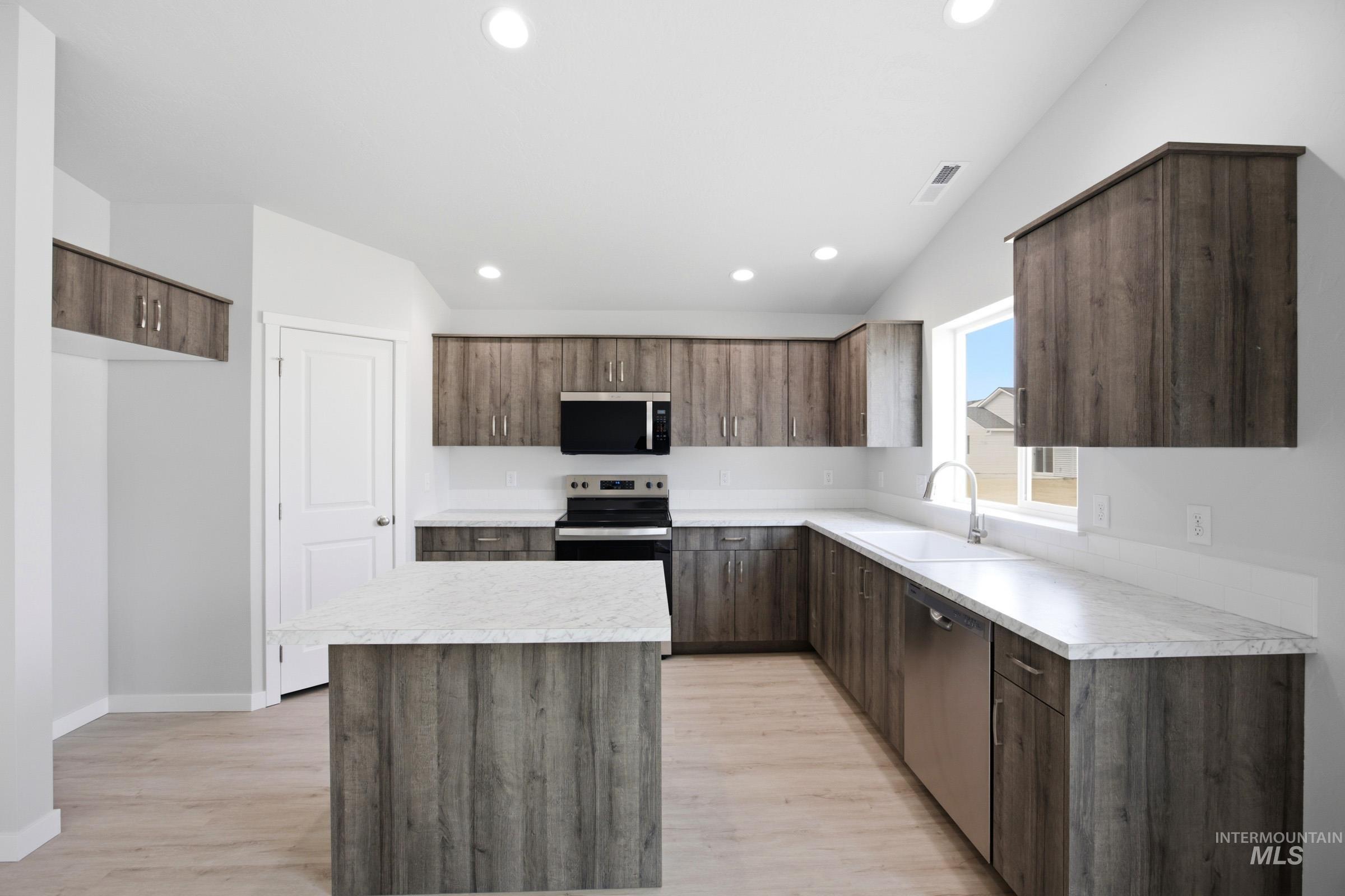 4403 Dayton St, Caldwell, Idaho 83605, 4 Bedrooms, 2 Bathrooms, Residential For Sale, Price $434,990,MLS 98989877