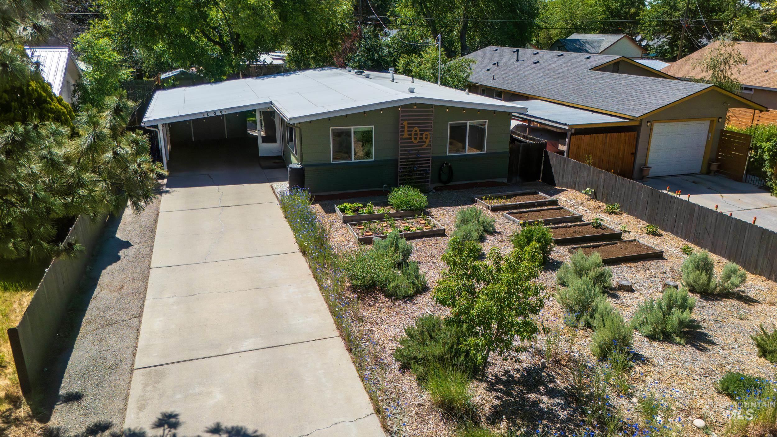 109 S Owyhee St, Boise, Idaho 83705, 3 Bedrooms, 1 Bathroom, Residential For Sale, Price $425,000,MLS 98989878