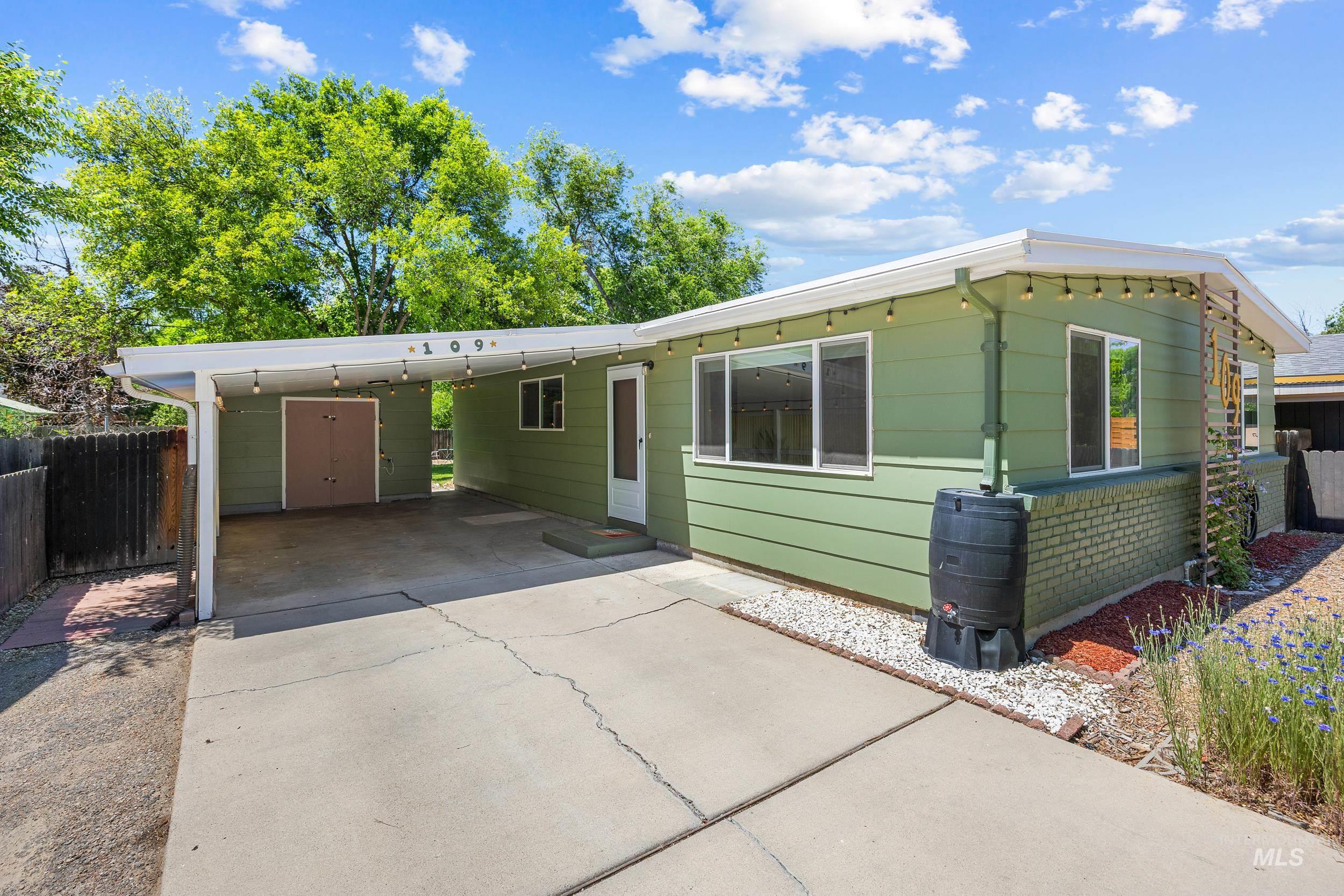 109 S Owyhee St, Boise, Idaho 83705, 3 Bedrooms, 1 Bathroom, Residential For Sale, Price $425,000,MLS 98989878