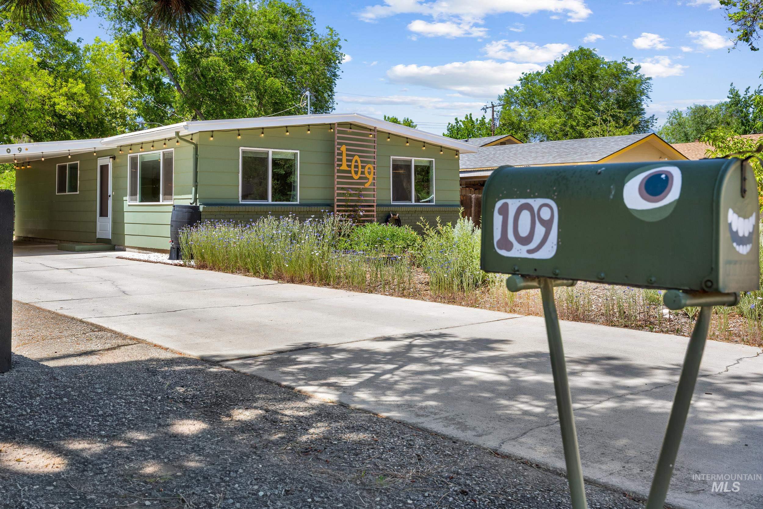 109 S Owyhee St, Boise, Idaho 83705, 3 Bedrooms, 1 Bathroom, Residential For Sale, Price $425,000,MLS 98989878
