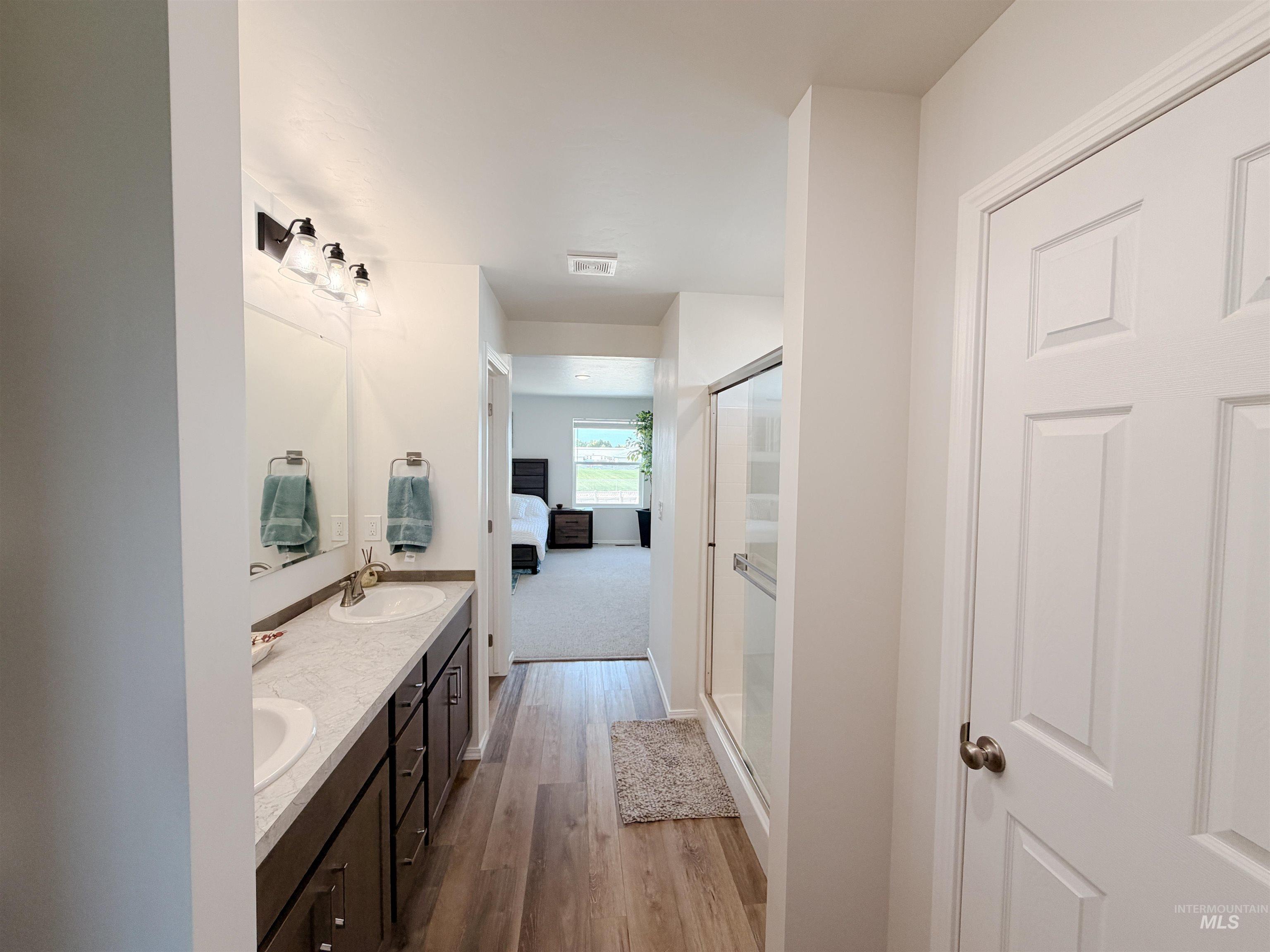 19417 Susquehanna Way, Caldwell, Idaho 83605, 4 Bedrooms, 2.5 Bathrooms, Residential For Sale, Price $539,000,MLS 98989881