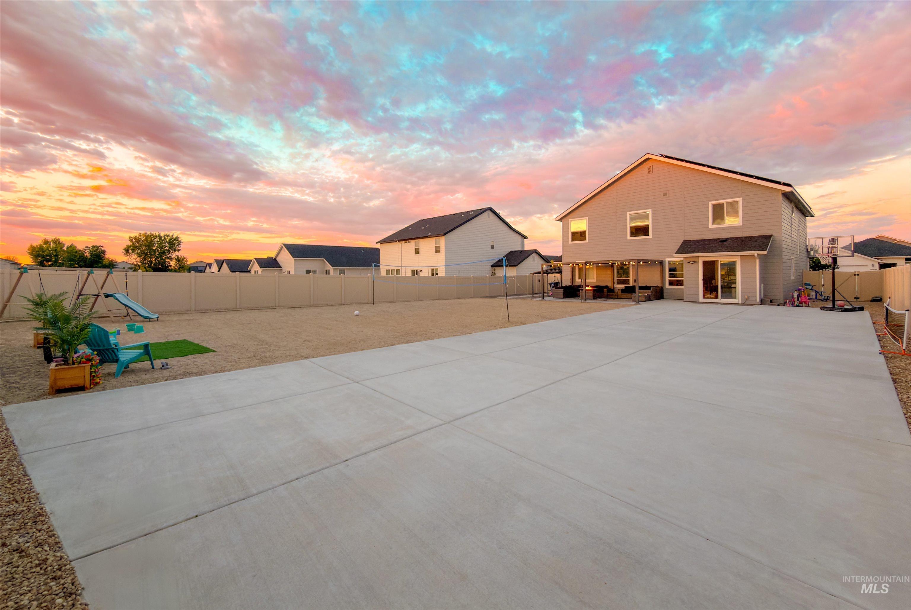 19417 Susquehanna Way, Caldwell, Idaho 83605, 4 Bedrooms, 2.5 Bathrooms, Residential For Sale, Price $539,000,MLS 98989881