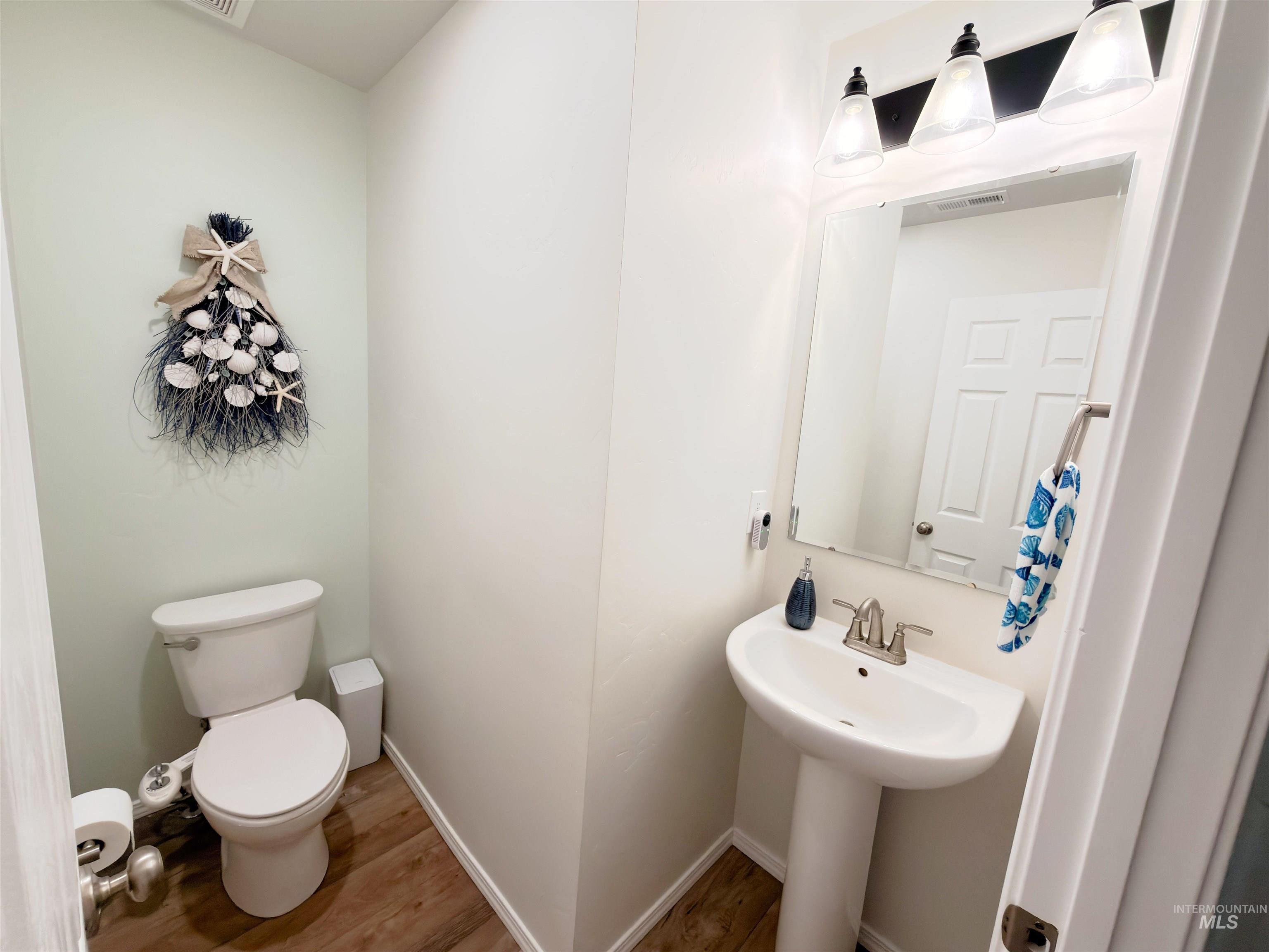 19417 Susquehanna Way, Caldwell, Idaho 83605, 4 Bedrooms, 2.5 Bathrooms, Residential For Sale, Price $539,000,MLS 98989881