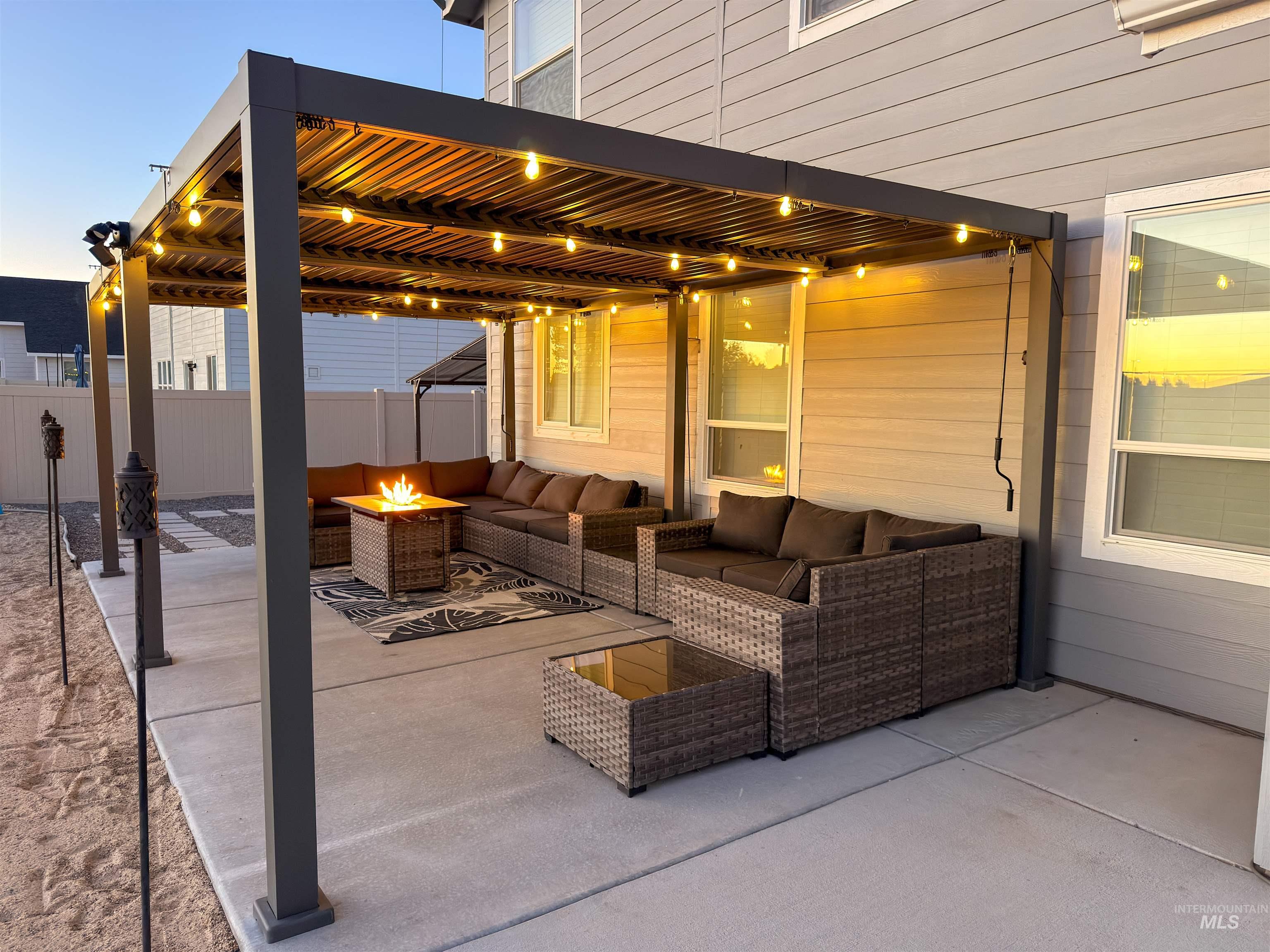 19417 Susquehanna Way, Caldwell, Idaho 83605, 4 Bedrooms, 2.5 Bathrooms, Residential For Sale, Price $539,000,MLS 98989881