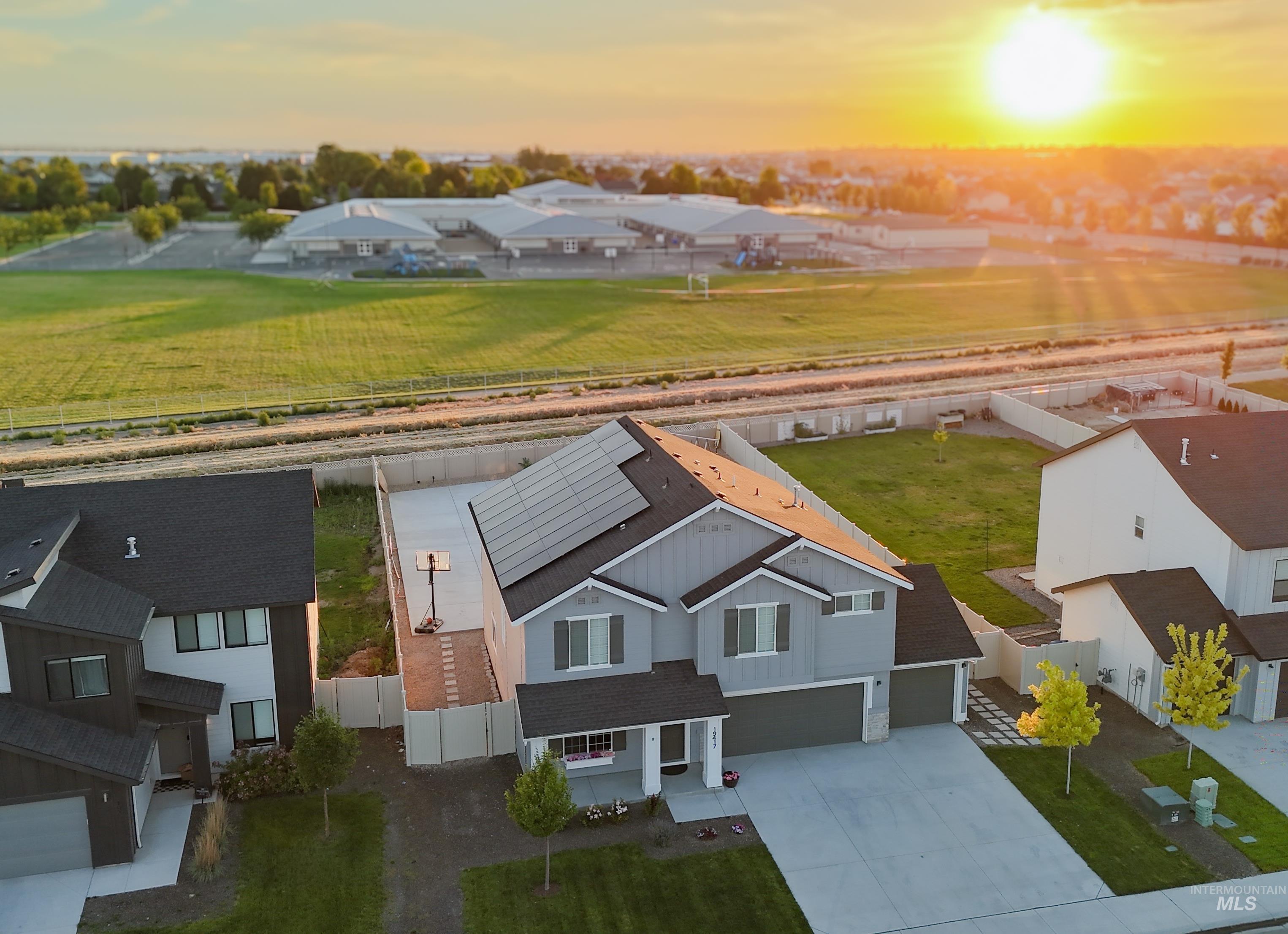 19417 Susquehanna Way, Caldwell, Idaho 83605, 4 Bedrooms, 2.5 Bathrooms, Residential For Sale, Price $549,900,MLS 98989881