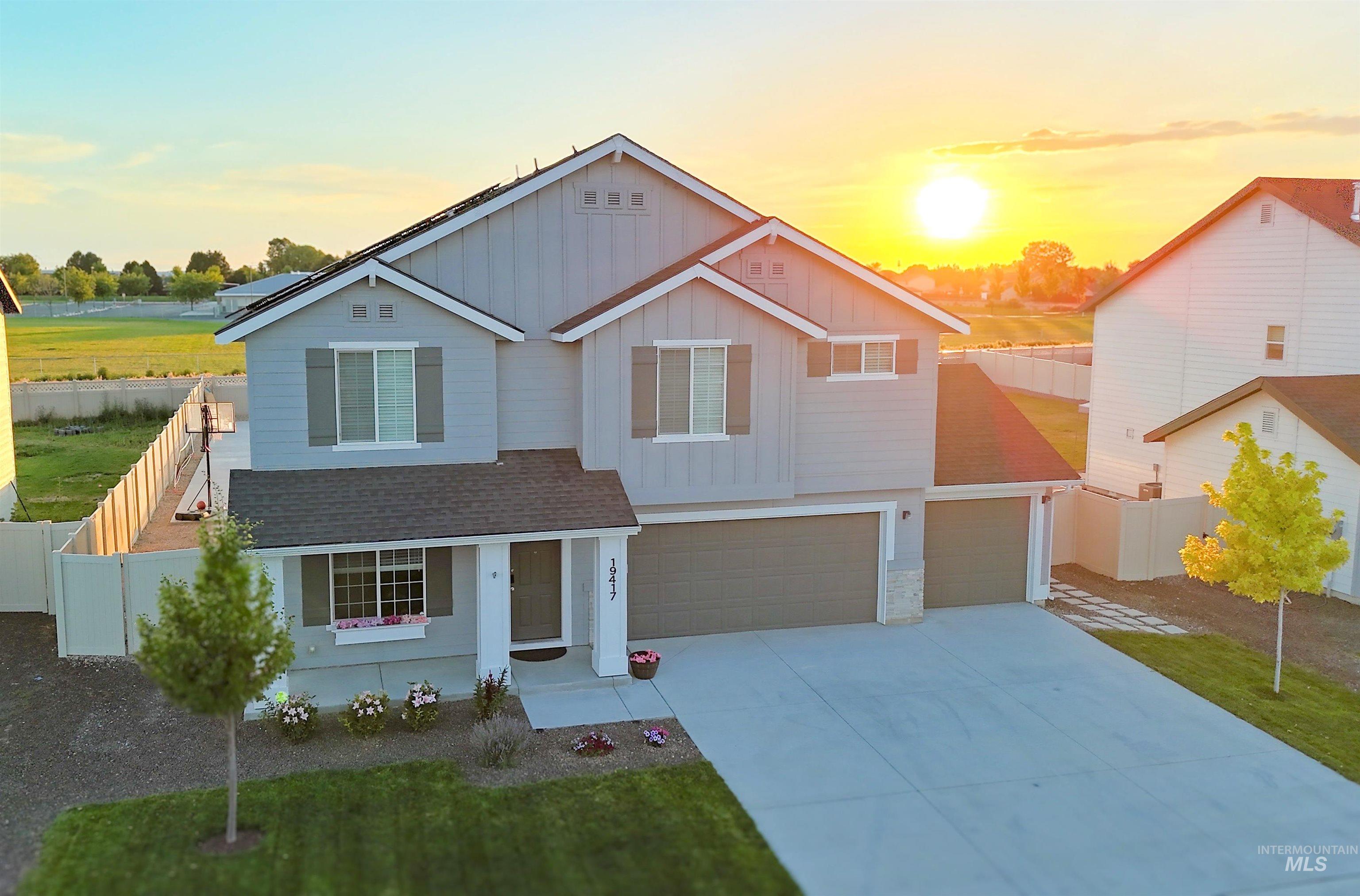 19417 Susquehanna Way, Caldwell, Idaho 83605, 4 Bedrooms, 2.5 Bathrooms, Residential For Sale, Price $539,000,MLS 98989881