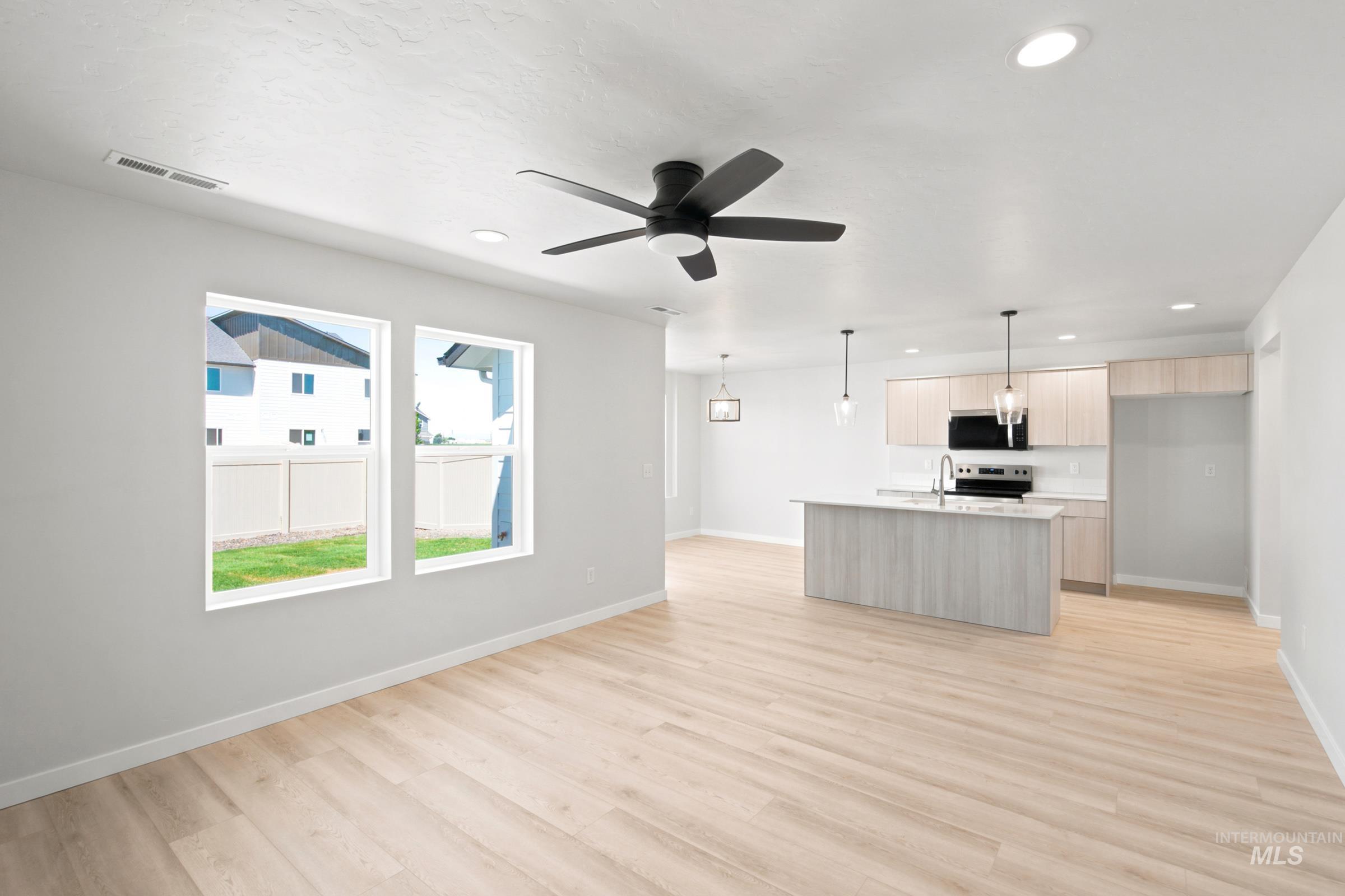 10868 Rutland St, Caldwell, Idaho 83605, 3 Bedrooms, 2.5 Bathrooms, Residential For Sale, Price $364,990,MLS 98989882