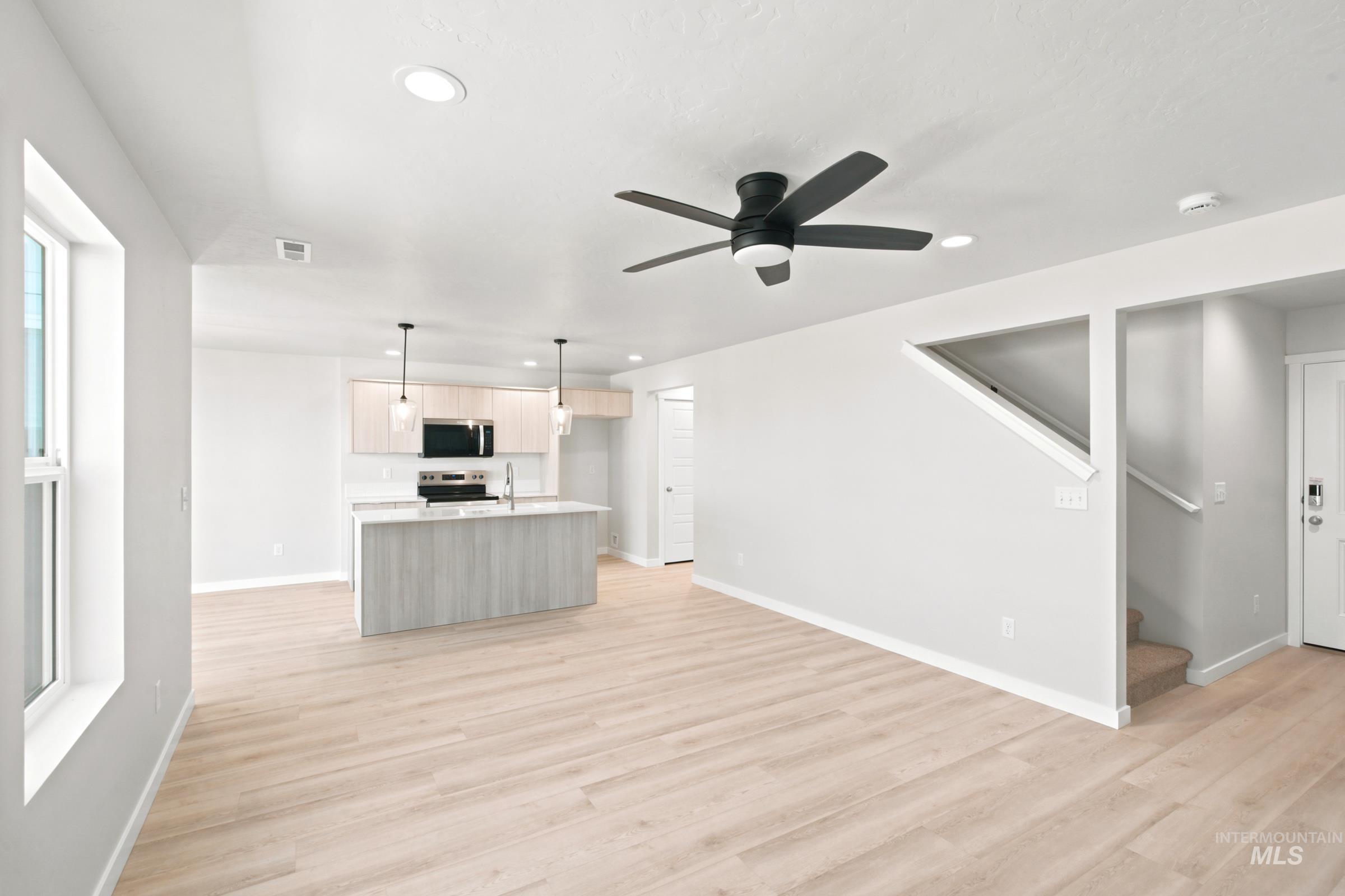 10868 Rutland St, Caldwell, Idaho 83605, 3 Bedrooms, 2.5 Bathrooms, Residential For Sale, Price $364,990,MLS 98989882