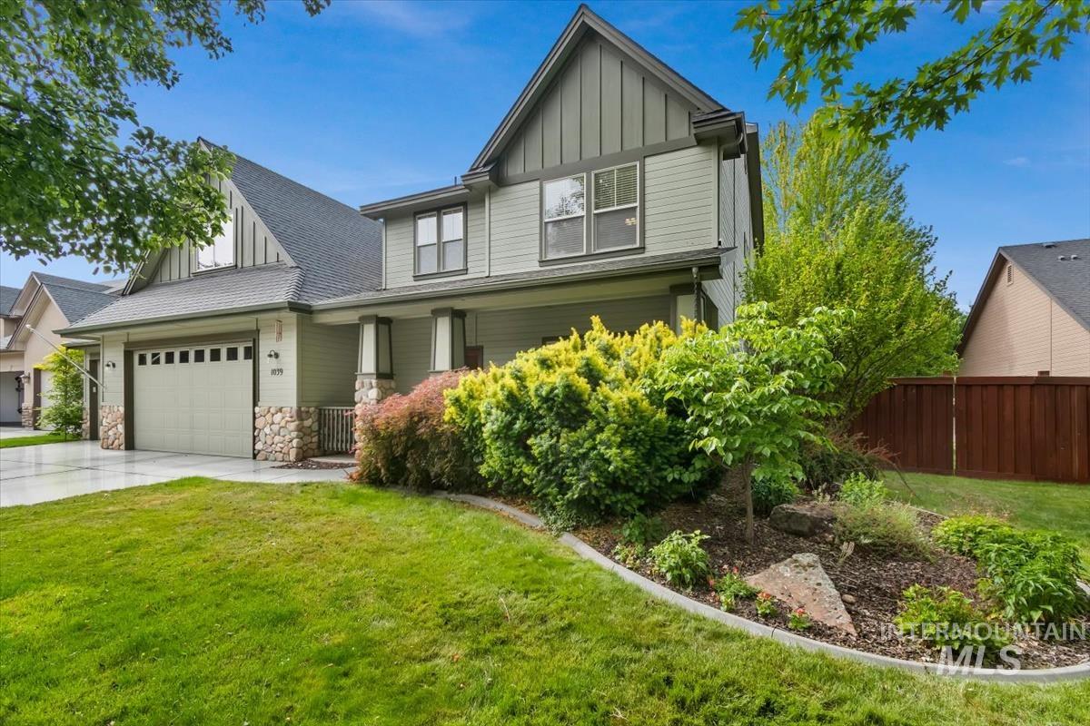 1039 E Redwall Ct., Meridian, Idaho 83646, 5 Bedrooms, 3.5 Bathrooms, Residential For Sale, Price $800,000,MLS 98989883
