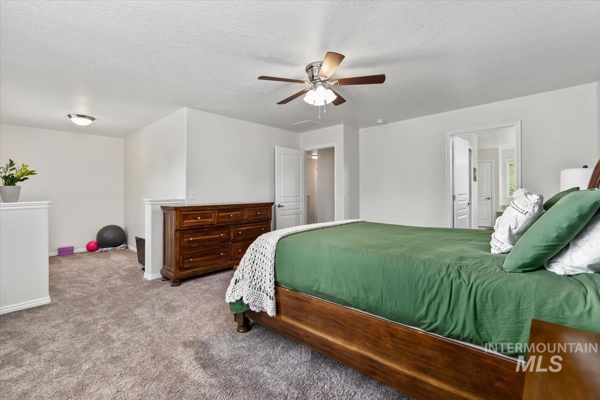 1039 E Redwall Ct., Meridian, Idaho 83646, 5 Bedrooms, 3.5 Bathrooms, Residential For Sale, Price $800,000,MLS 98989883