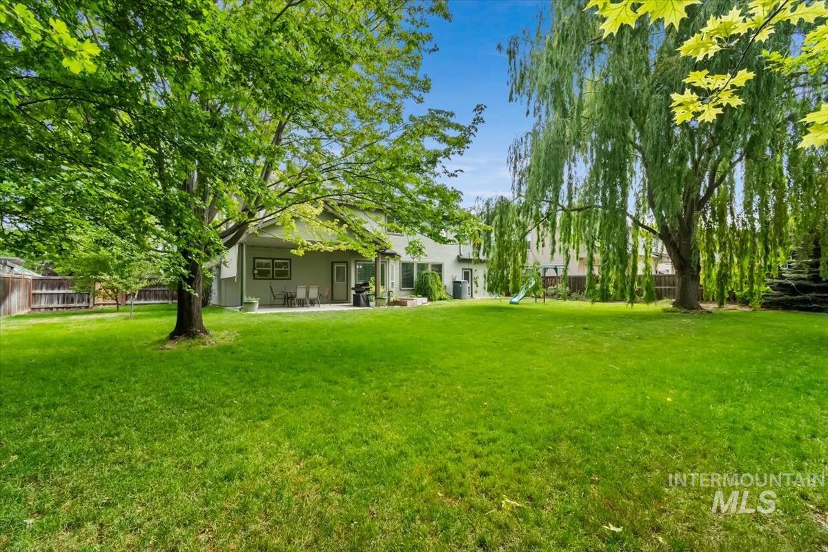 1039 E Redwall Ct., Meridian, Idaho 83646, 5 Bedrooms, 3.5 Bathrooms, Residential For Sale, Price $800,000,MLS 98989883