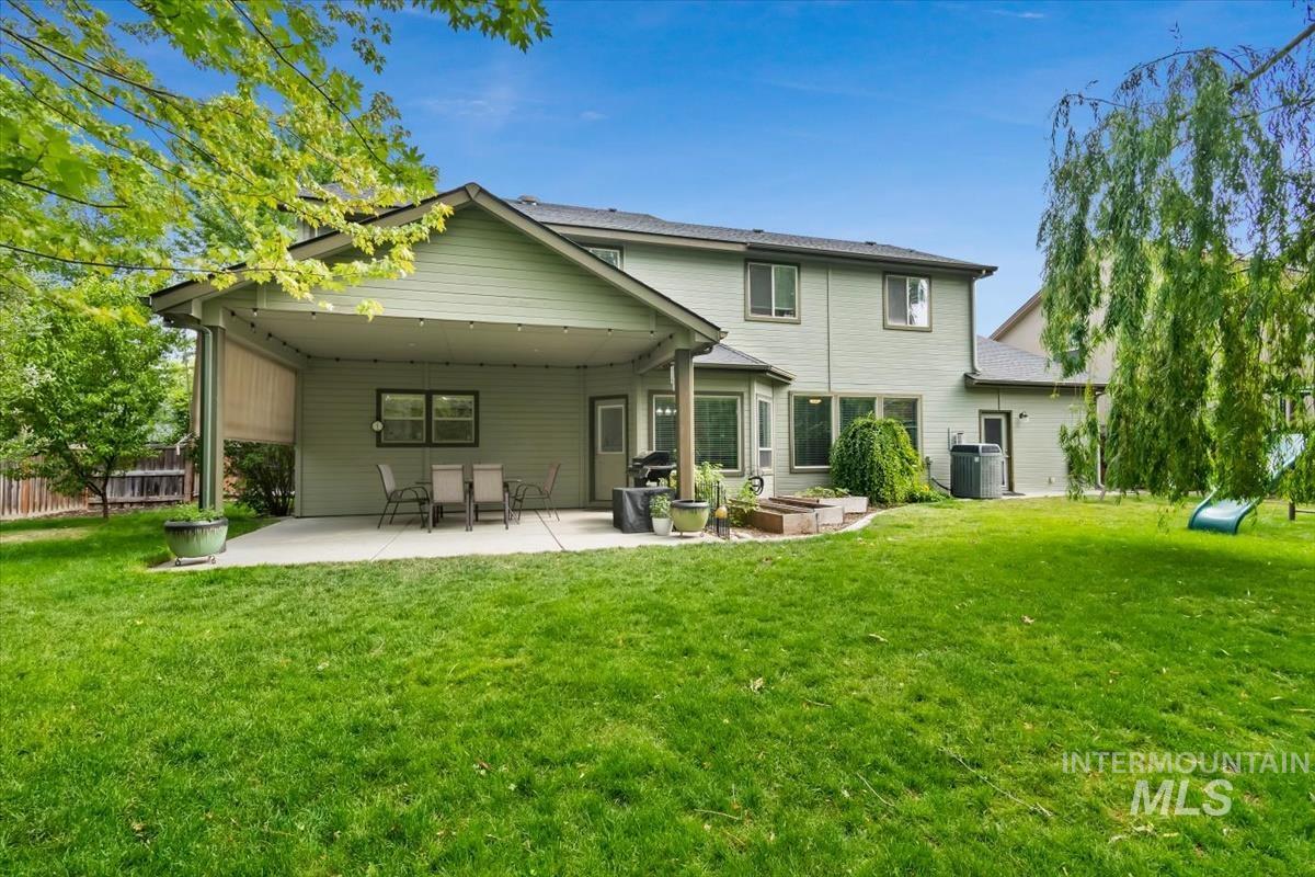 1039 E Redwall Ct., Meridian, Idaho 83646, 5 Bedrooms, 3.5 Bathrooms, Residential For Sale, Price $800,000,MLS 98989883