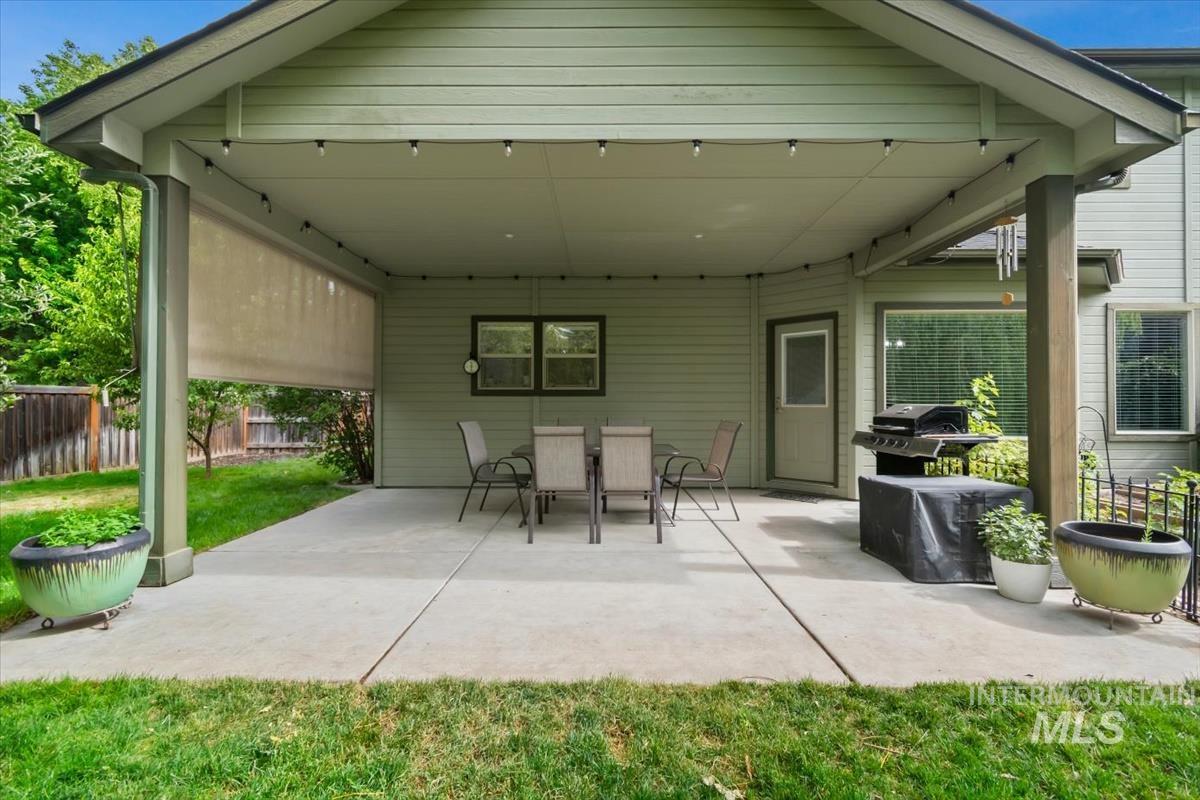1039 E Redwall Ct., Meridian, Idaho 83646, 5 Bedrooms, 3.5 Bathrooms, Residential For Sale, Price $800,000,MLS 98989883