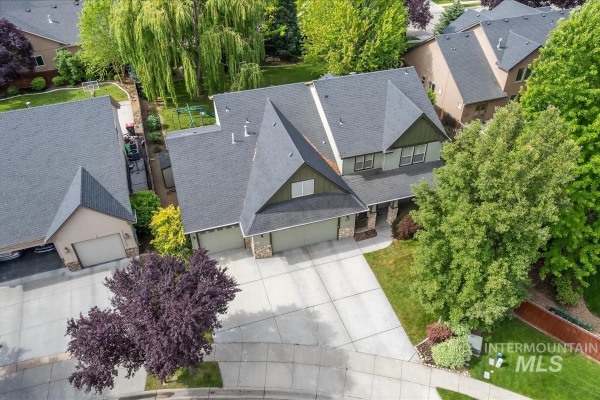 1039 E Redwall Ct., Meridian, Idaho 83646, 5 Bedrooms, 3.5 Bathrooms, Residential For Sale, Price $800,000,MLS 98989883