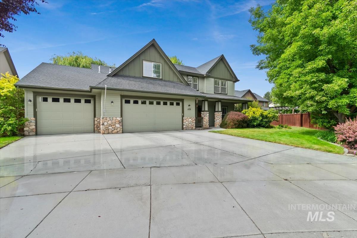 1039 E Redwall Ct., Meridian, Idaho 83646, 5 Bedrooms, 3.5 Bathrooms, Residential For Sale, Price $800,000,MLS 98989883