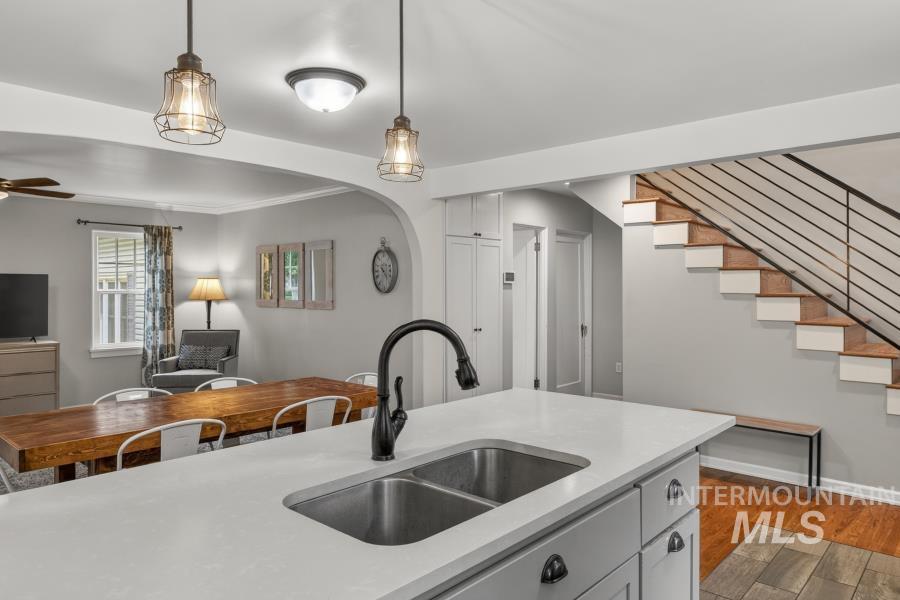 715 E 8th St, Moscow, Idaho 83843, 6 Bedrooms, 4 Bathrooms, Residential For Sale, Price $630,000,MLS 98989884