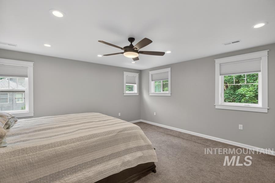 715 E 8th St, Moscow, Idaho 83843, 6 Bedrooms, 4 Bathrooms, Residential For Sale, Price $630,000,MLS 98989884