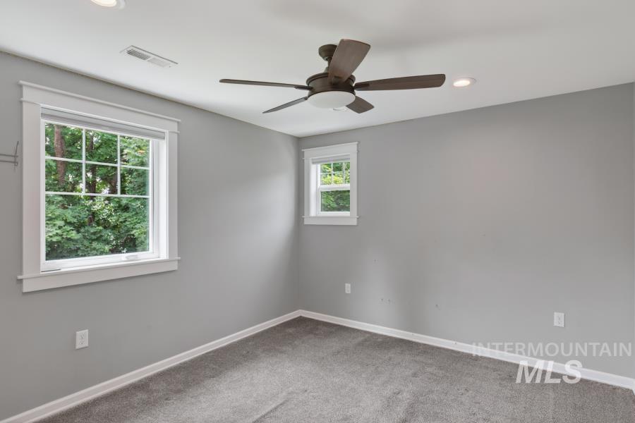 715 E 8th St, Moscow, Idaho 83843, 6 Bedrooms, 4 Bathrooms, Residential For Sale, Price $630,000,MLS 98989884