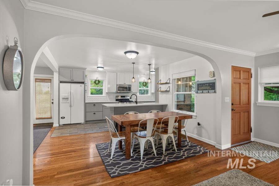 715 E 8th St, Moscow, Idaho 83843, 6 Bedrooms, 4 Bathrooms, Residential For Sale, Price $630,000,MLS 98989884
