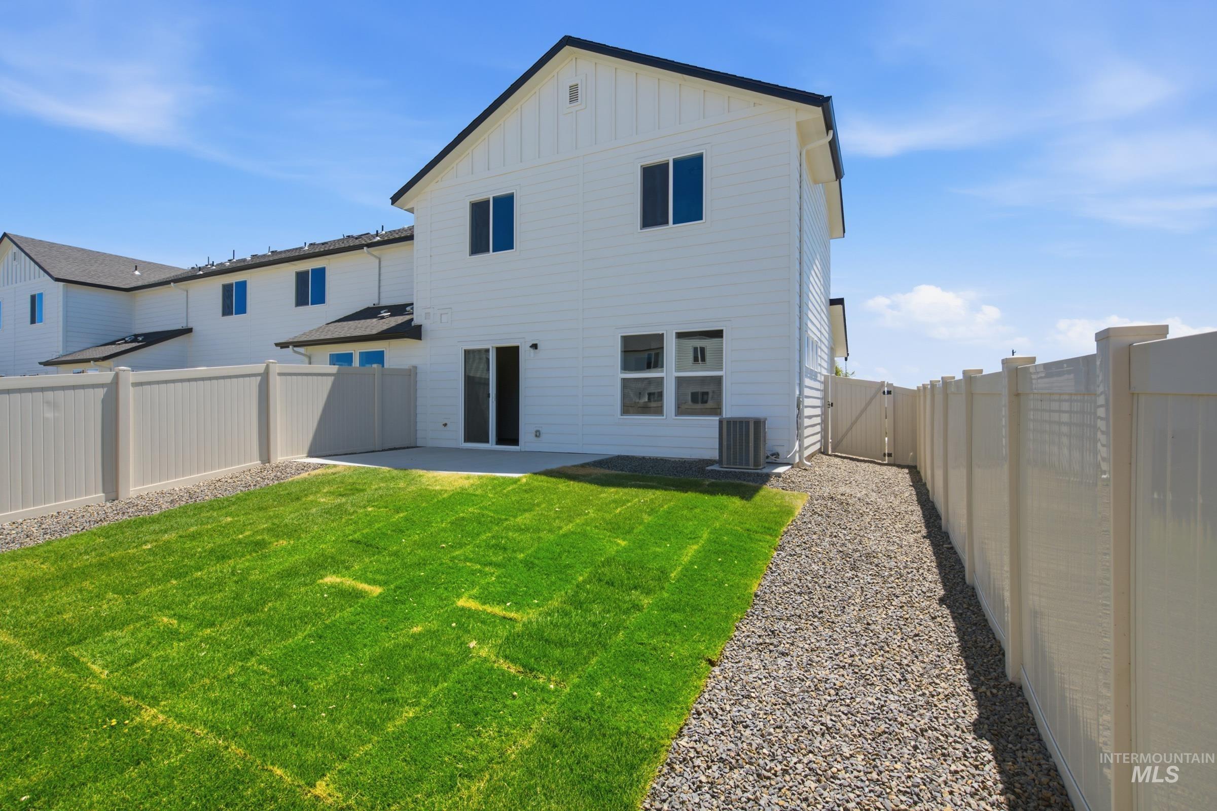 10880 Rutland St, Caldwell, Idaho 83605, 3 Bedrooms, 2.5 Bathrooms, Residential For Sale, Price $368,990,MLS 98989887