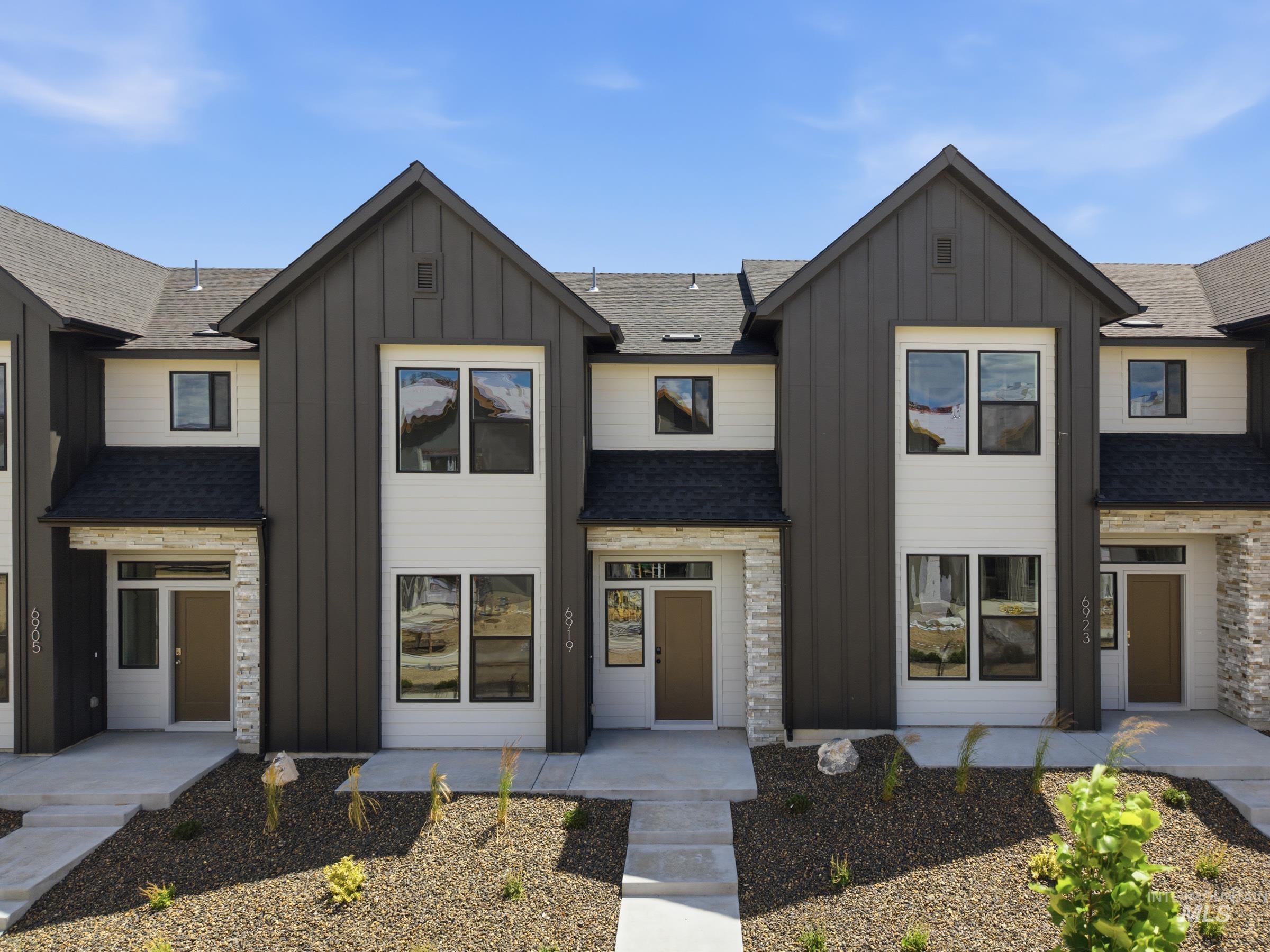 6919 S Spindlebush Ave, Boise, Idaho 83709, 3 Bedrooms, 2.5 Bathrooms, Residential For Sale, Price $430,990,MLS 98989893