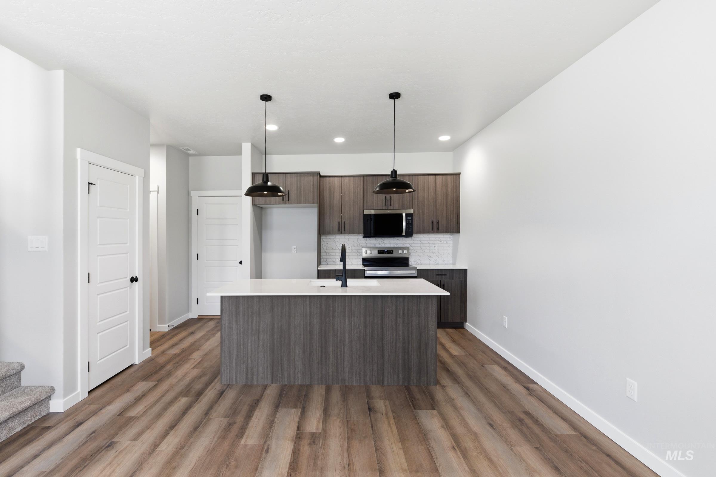 6919 S Spindlebush Ave, Boise, Idaho 83709, 3 Bedrooms, 2.5 Bathrooms, Residential For Sale, Price $430,990,MLS 98989893