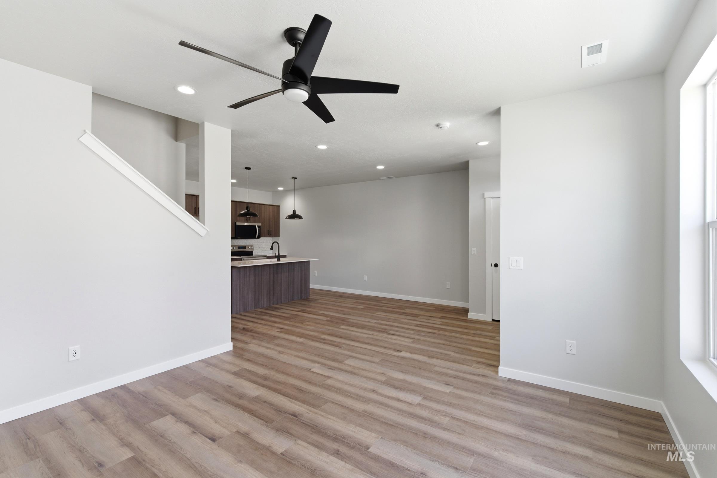 6919 S Spindlebush Ave, Boise, Idaho 83709, 3 Bedrooms, 2.5 Bathrooms, Residential For Sale, Price $430,990,MLS 98989893