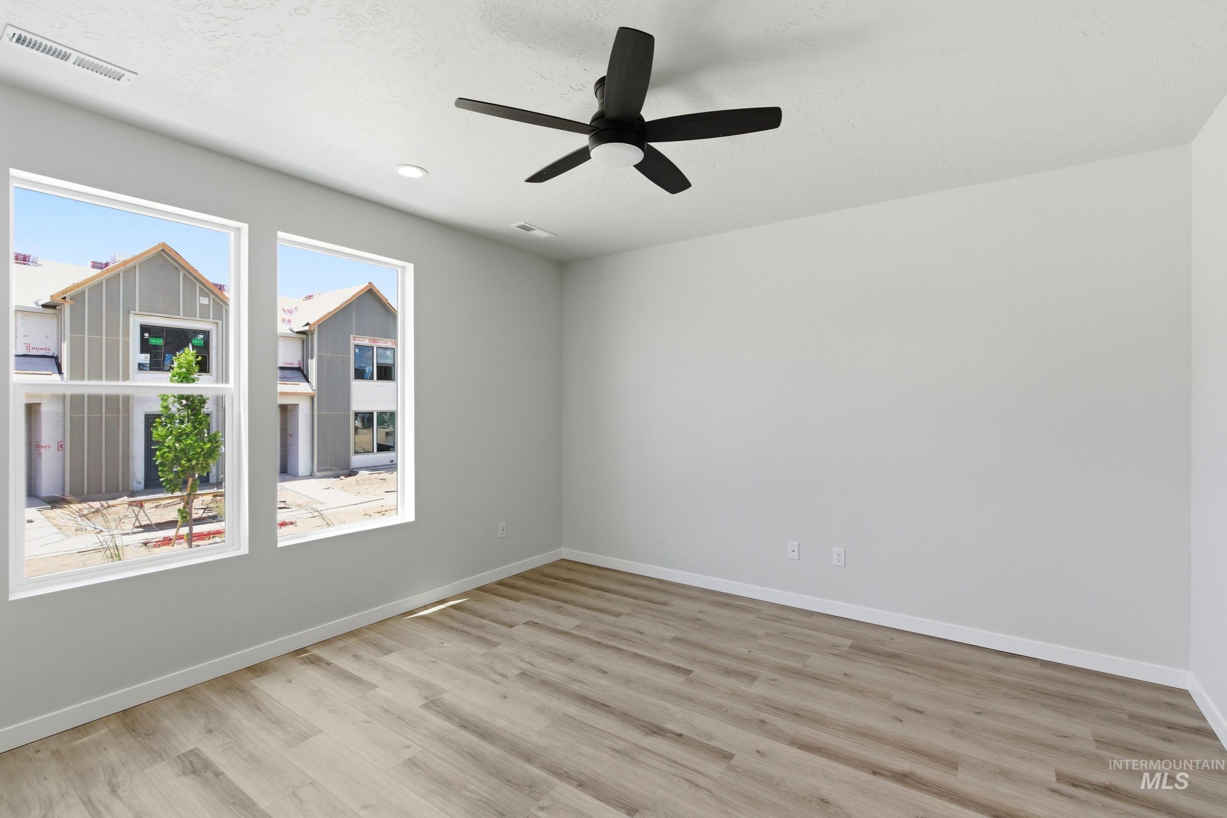 6923 S Spindlebush Ave, Boise, Idaho 83709, 3 Bedrooms, 2.5 Bathrooms, Residential For Sale, Price $429,990,MLS 98989894