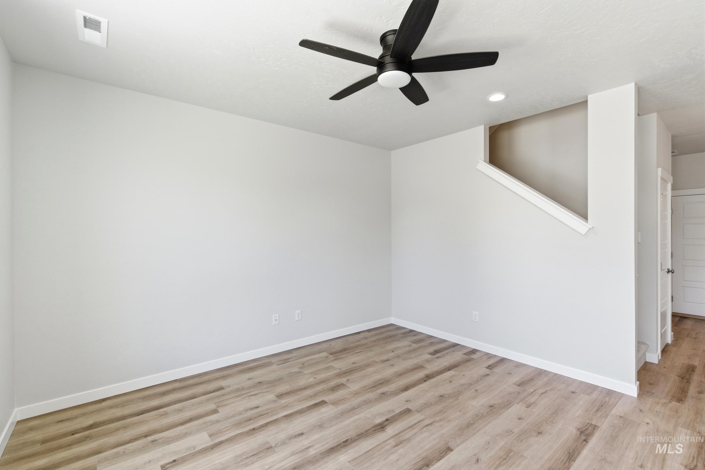 6923 S Spindlebush Ave, Boise, Idaho 83709, 3 Bedrooms, 2.5 Bathrooms, Residential For Sale, Price $429,990,MLS 98989894