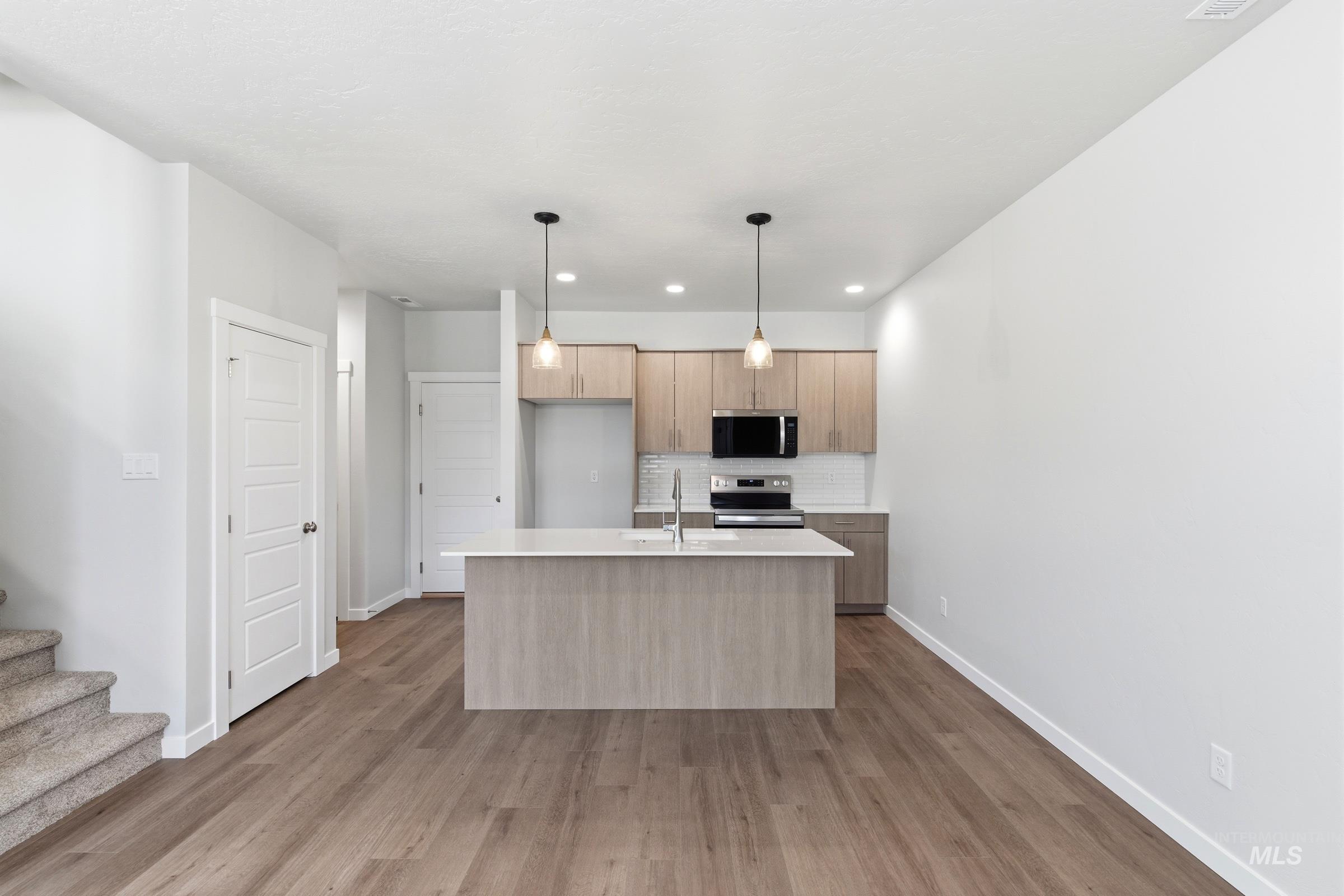 6937 S Spindlebush Ave, Boise, Idaho 83709, 3 Bedrooms, 2.5 Bathrooms, Residential For Sale, Price $434,990,MLS 98989897