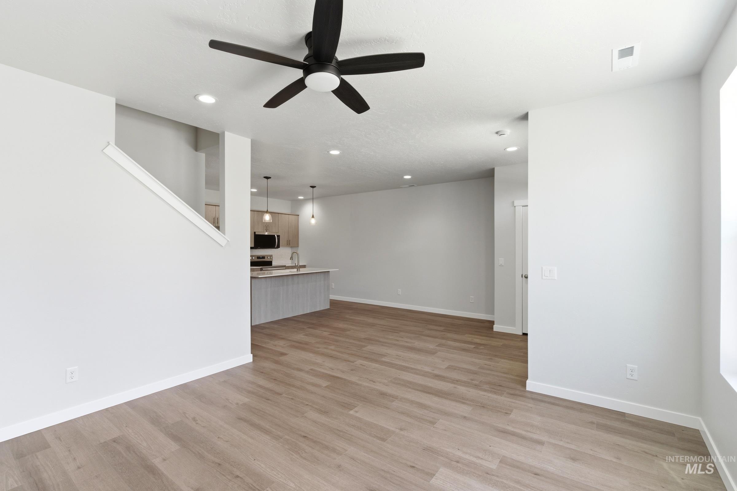 6937 S Spindlebush Ave, Boise, Idaho 83709, 3 Bedrooms, 2.5 Bathrooms, Residential For Sale, Price $434,990,MLS 98989897