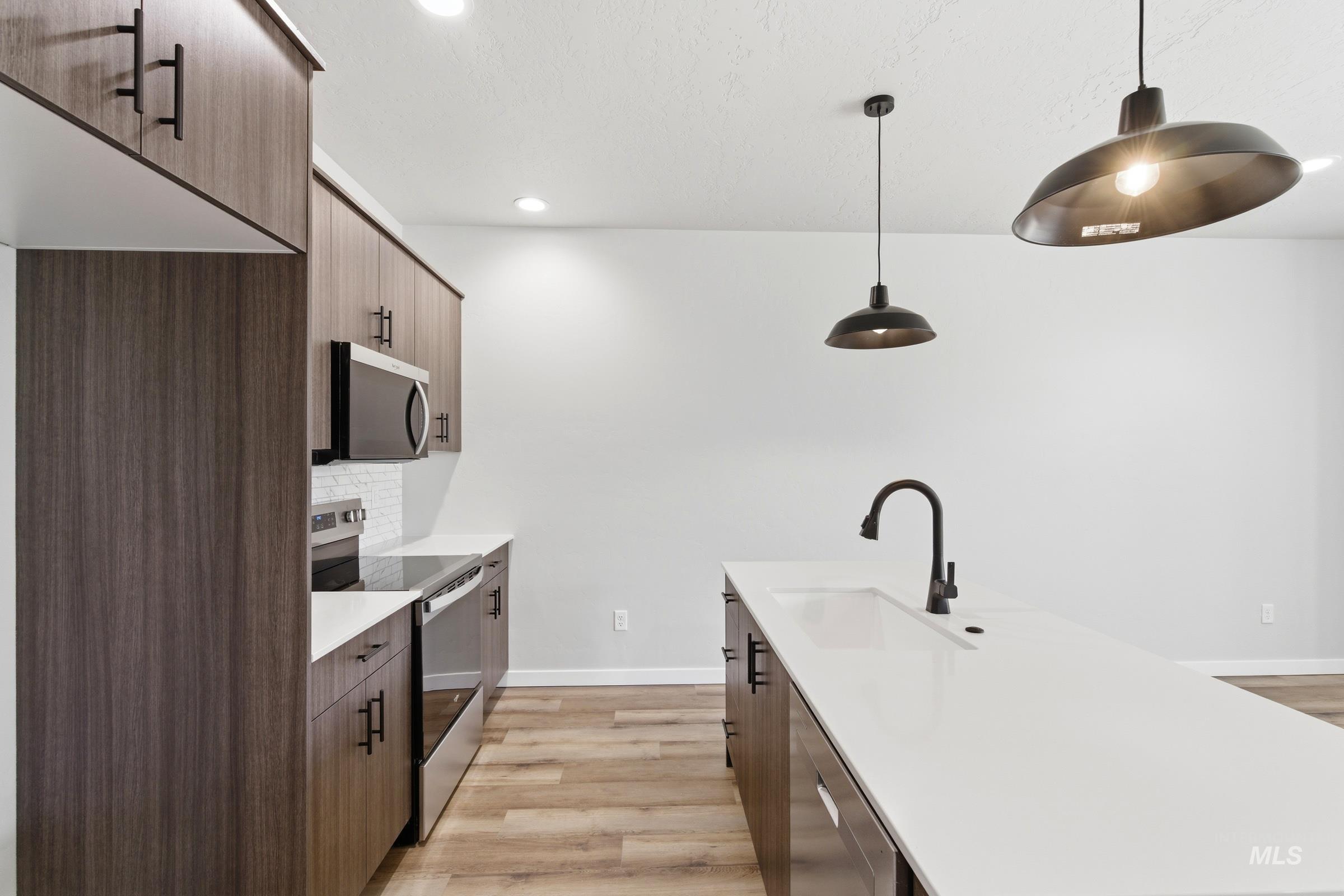 6949 S Spindlebush Ave, Boise, Idaho 83709, 3 Bedrooms, 2.5 Bathrooms, Residential For Sale, Price $435,990,MLS 98989898