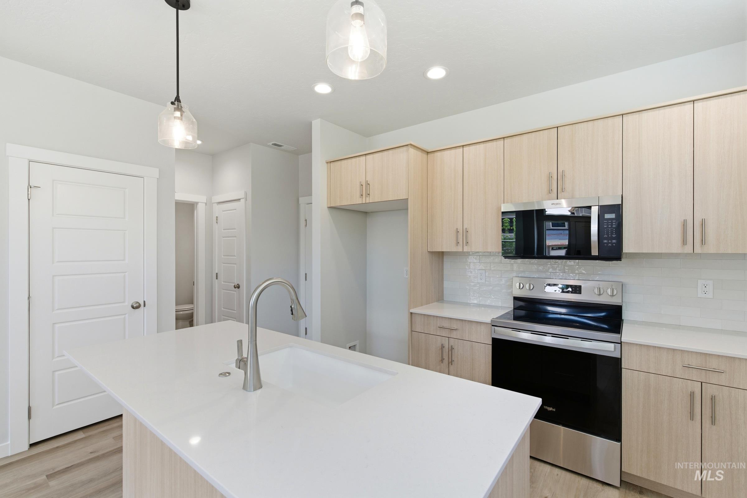 6955 S Spindlebush Ave, Boise, Idaho 83709, 3 Bedrooms, 2.5 Bathrooms, Residential For Sale, Price $430,990,MLS 98989899